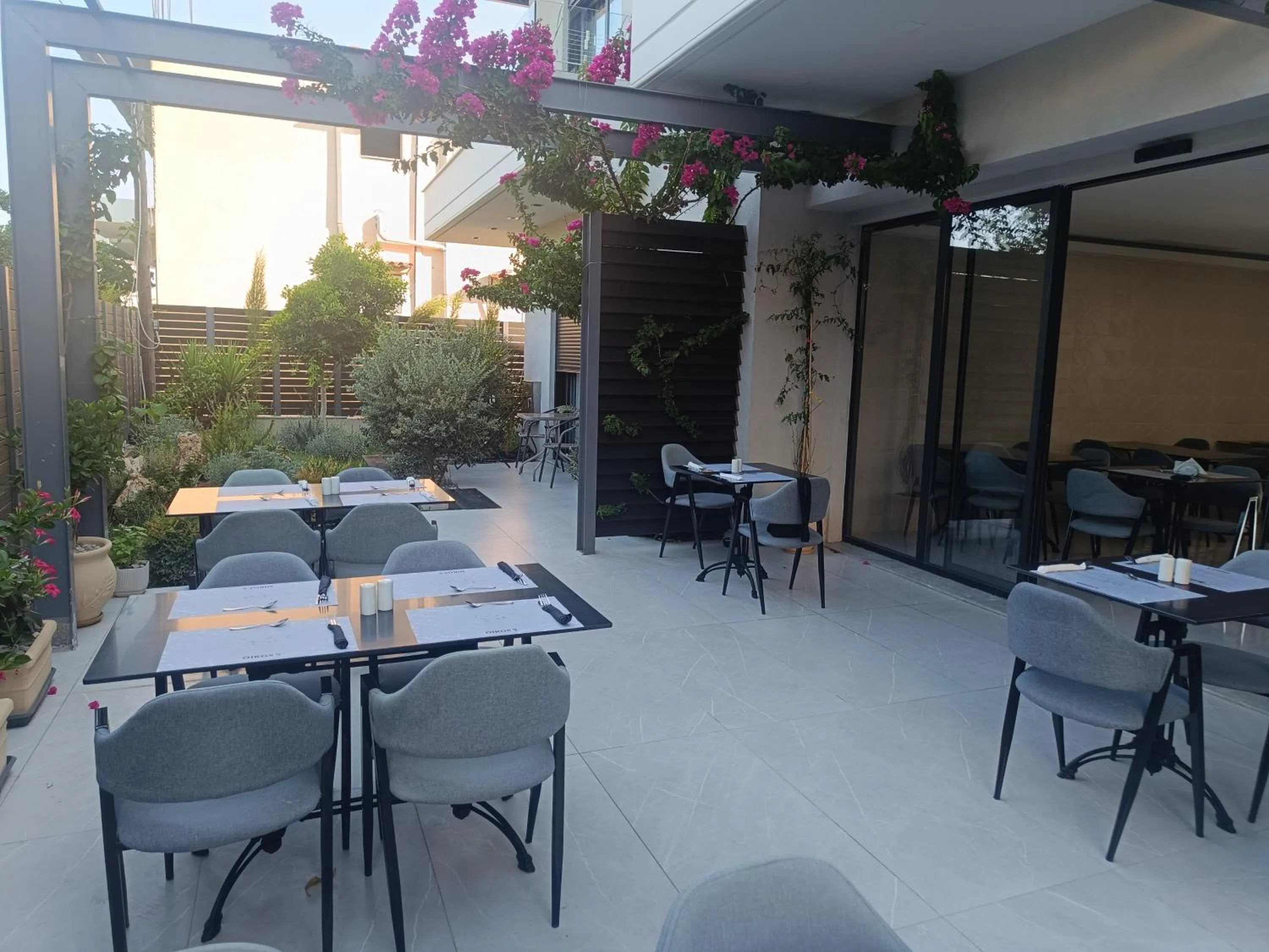 Oikos 9 Rooms and Suites