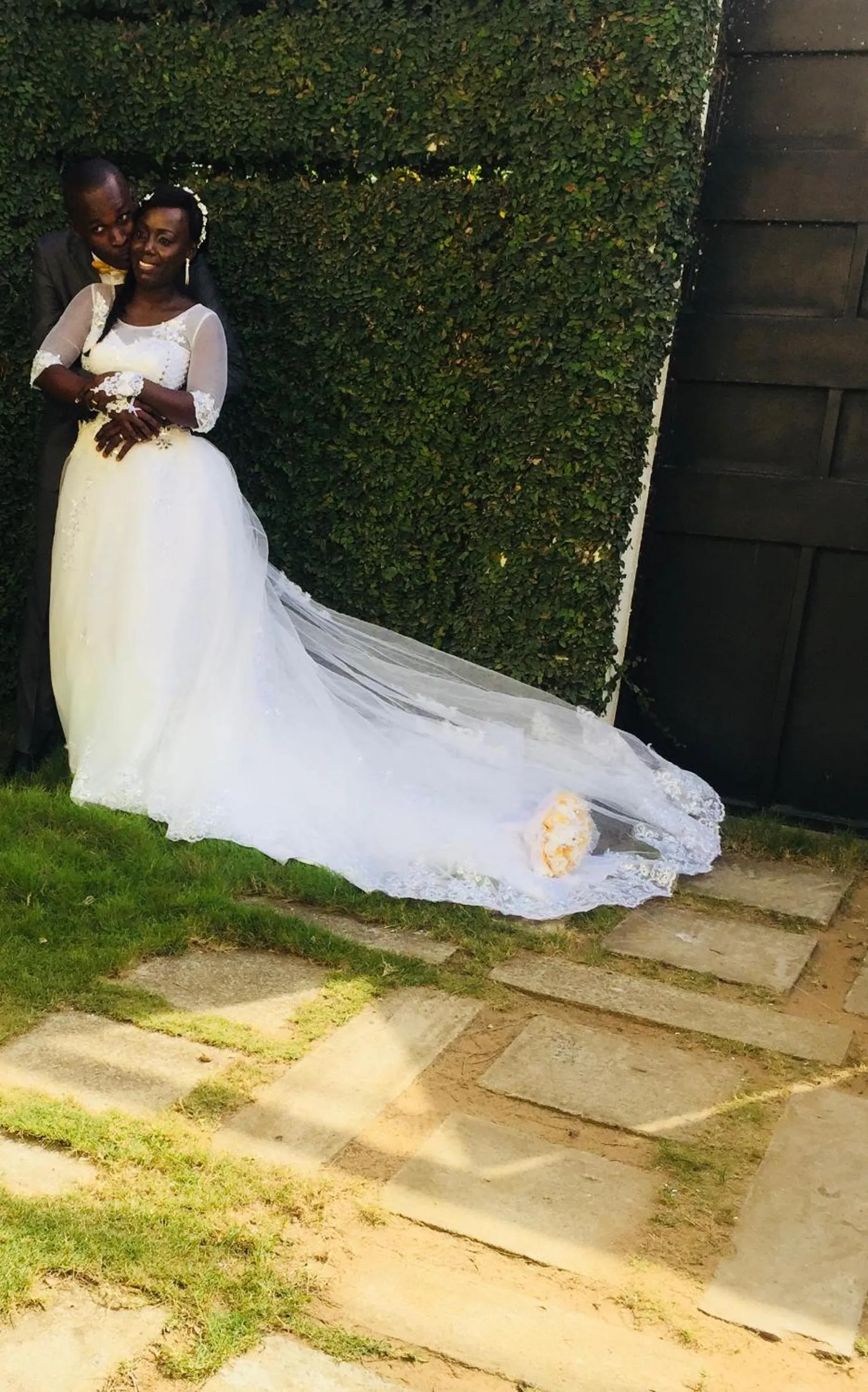 People in Détente Hôtel