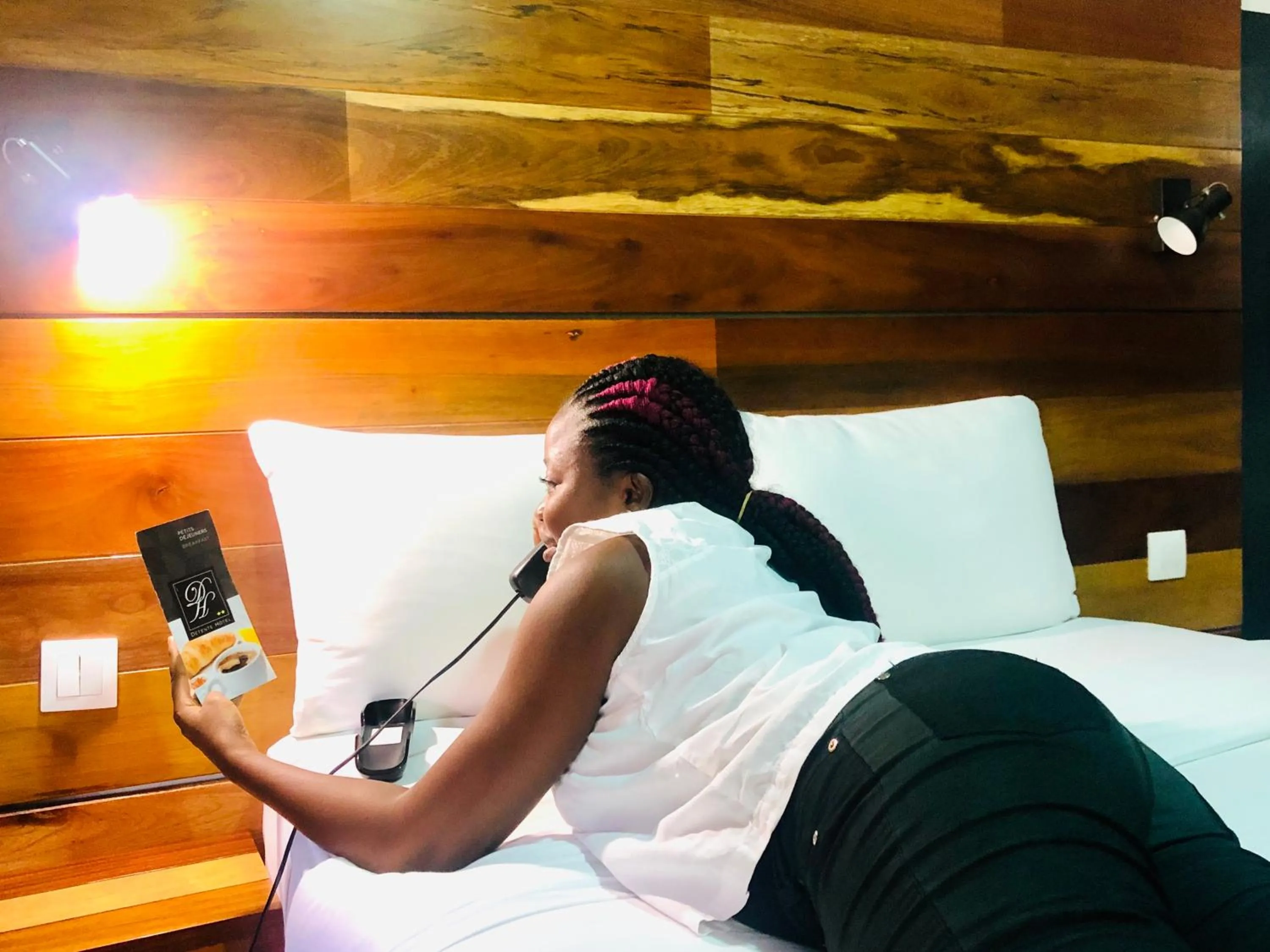 People, Bed in Détente Hôtel