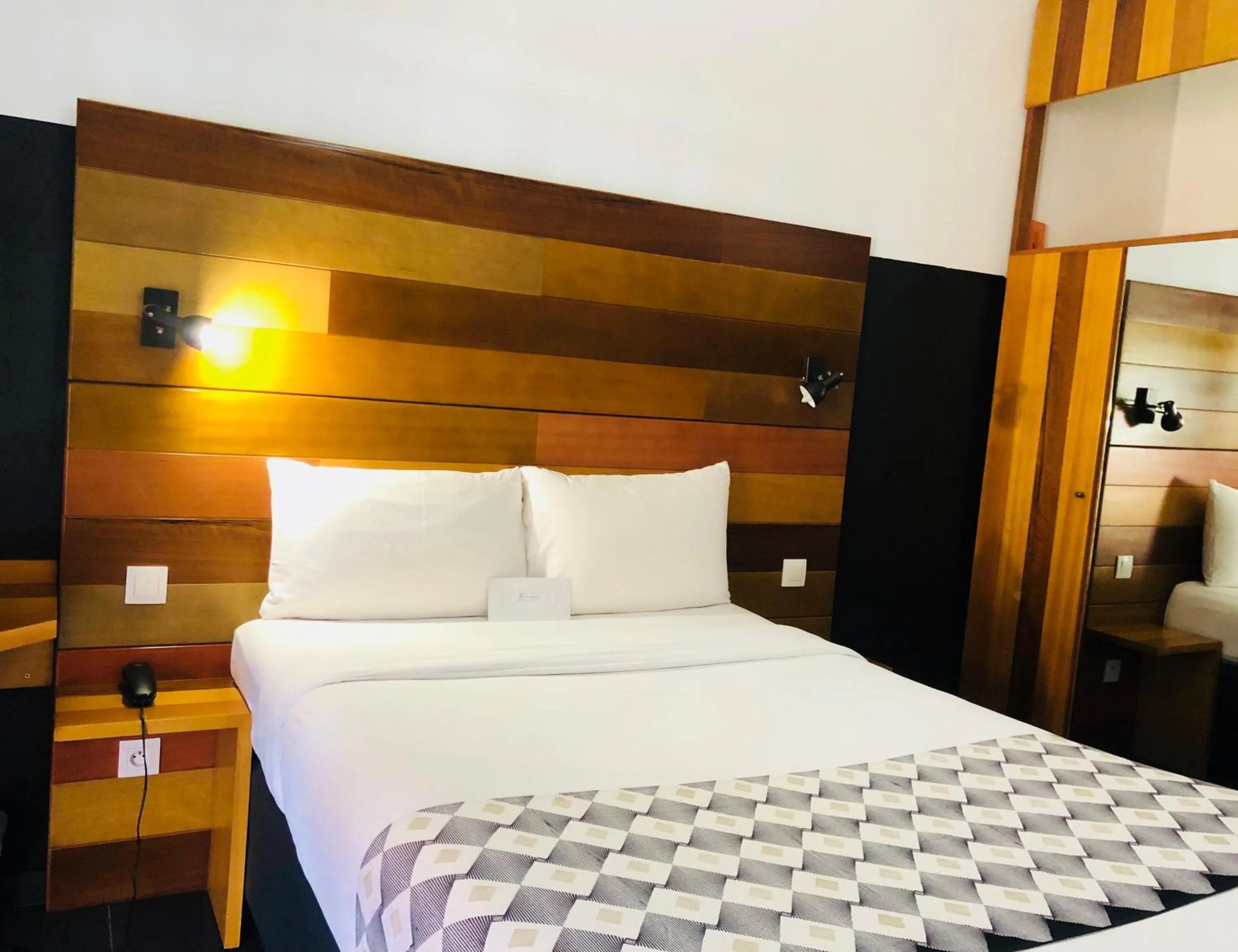 Photo of the whole room, Bed in Détente Hôtel