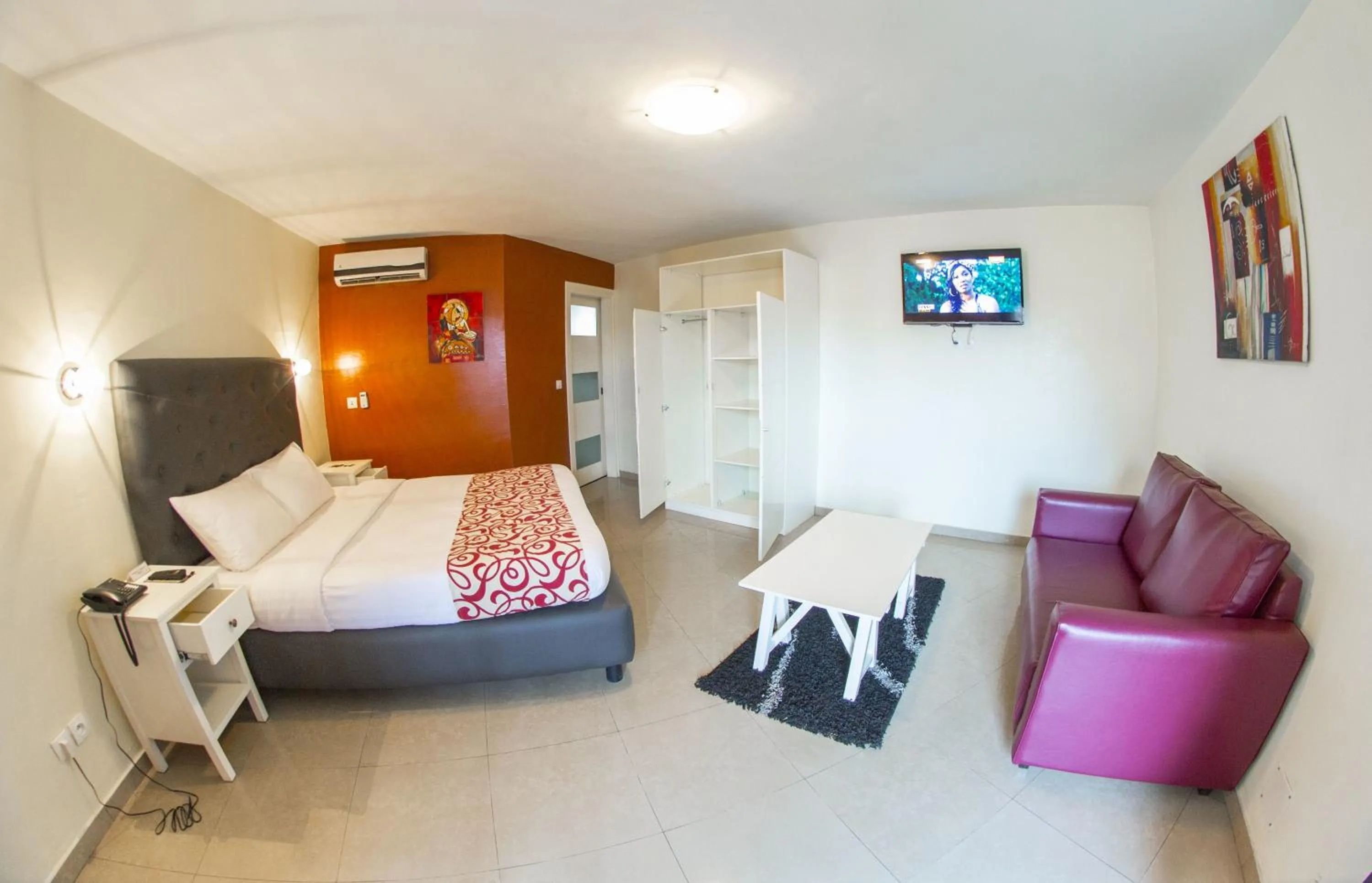 Photo of the whole room, Bed in Détente Hôtel