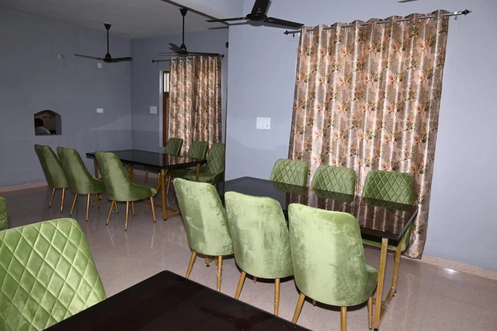 Lobby or reception in Hotel O The Glide Inn Hotel & Restaurant