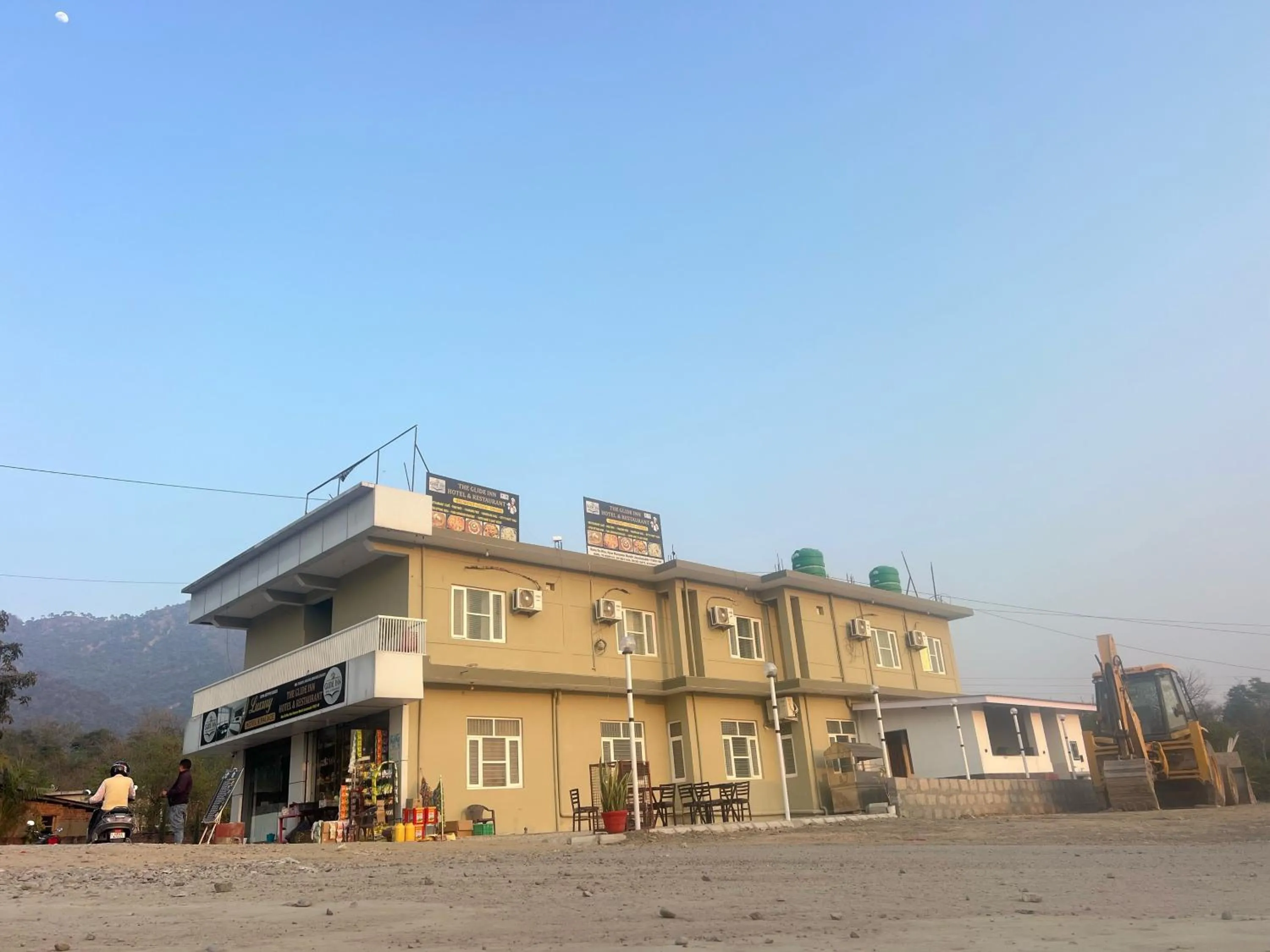 Facade/entrance in Hotel O The Glide Inn Hotel & Restaurant