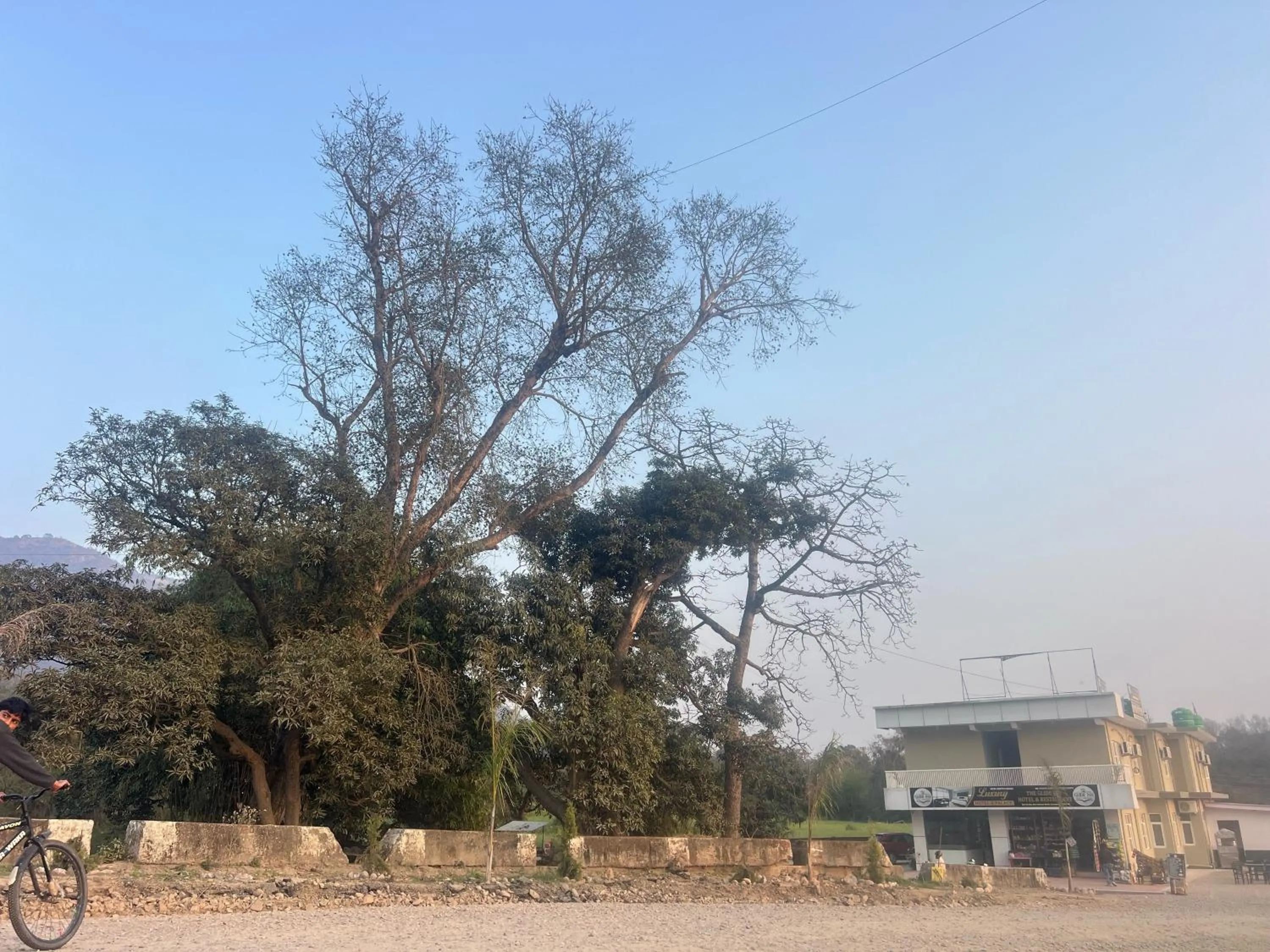 Facade/entrance in Hotel O The Glide Inn Hotel & Restaurant