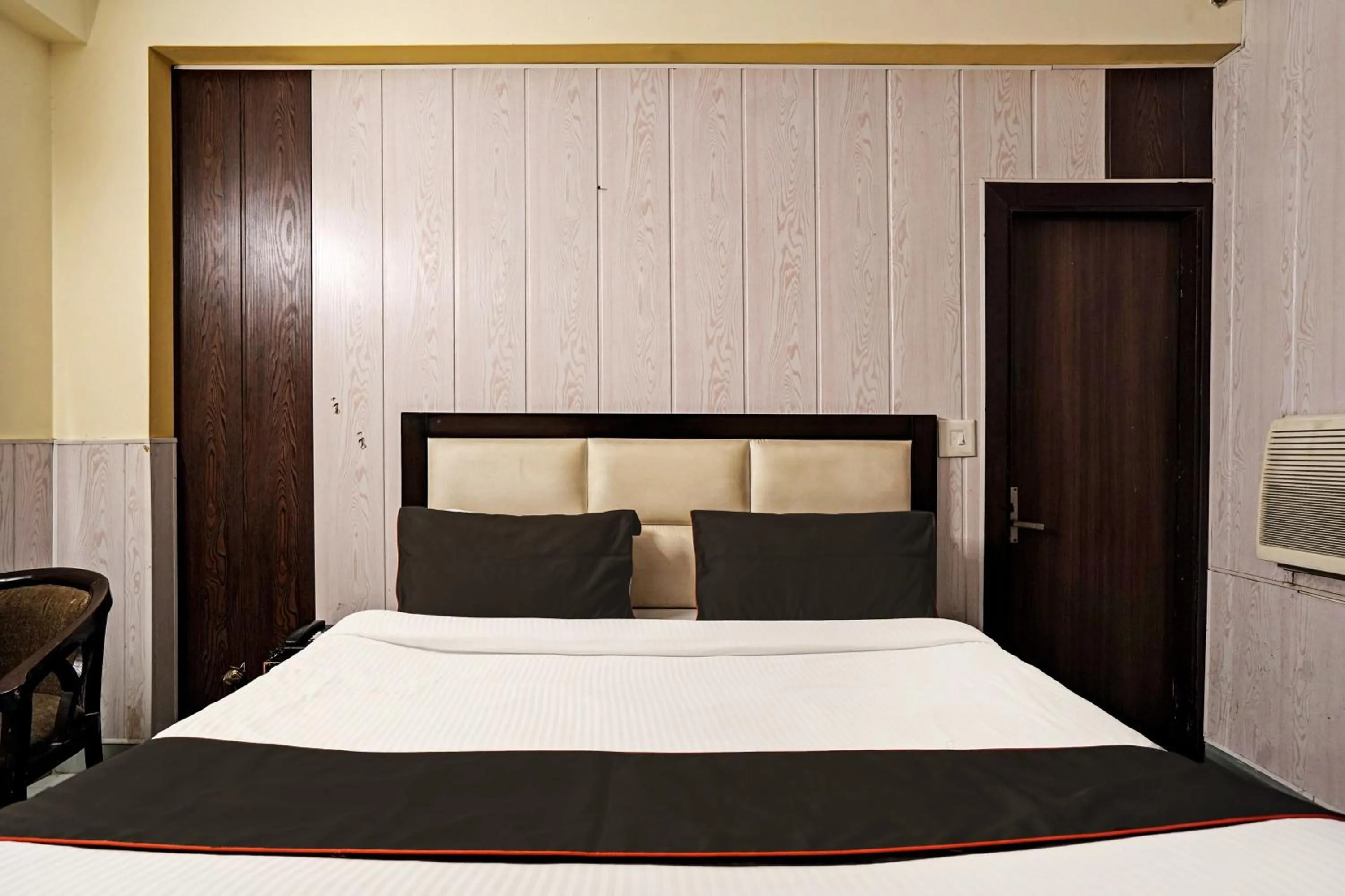 Bedroom, Bed in Capital O Bk House