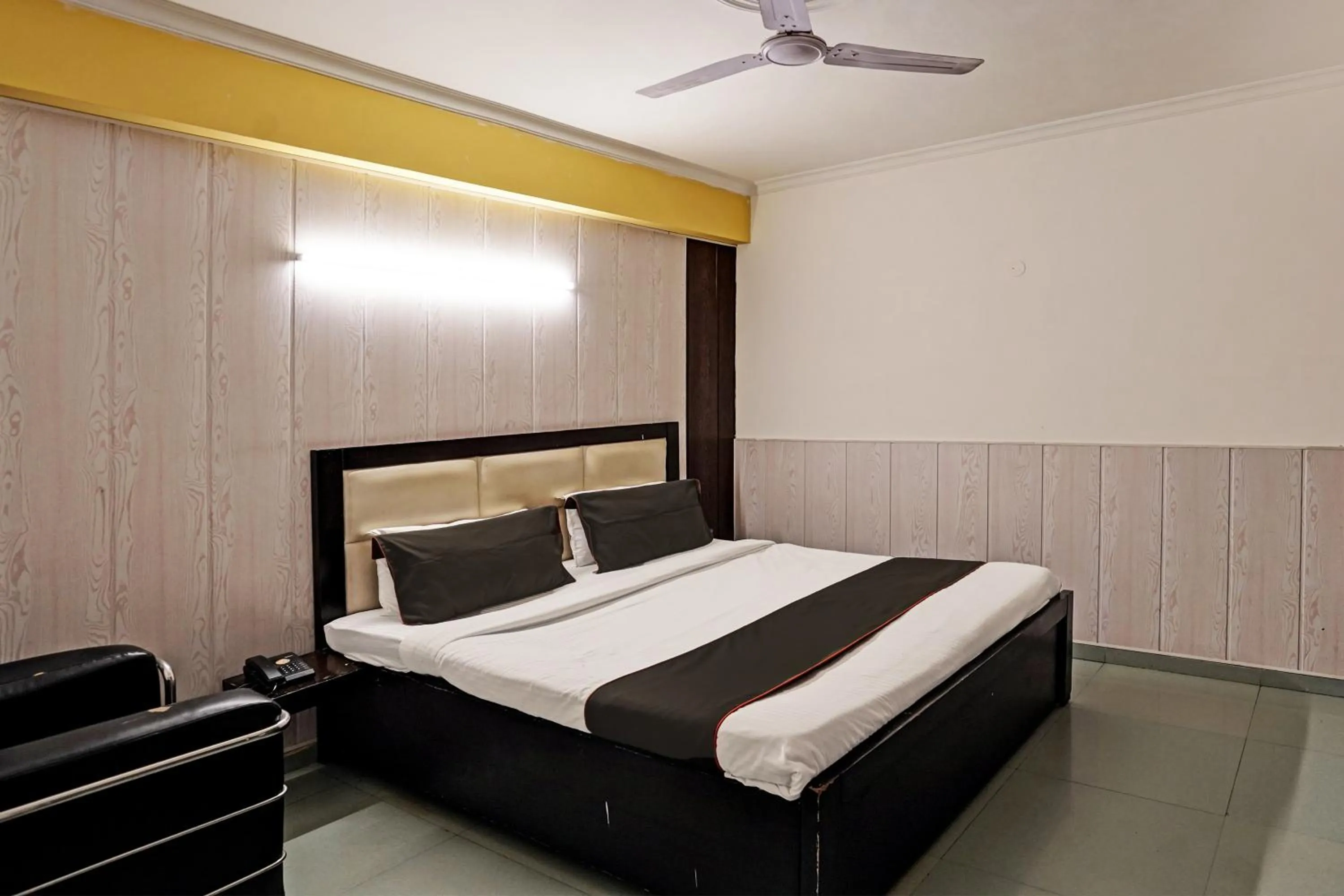 Bedroom, Bed in Capital O Bk House