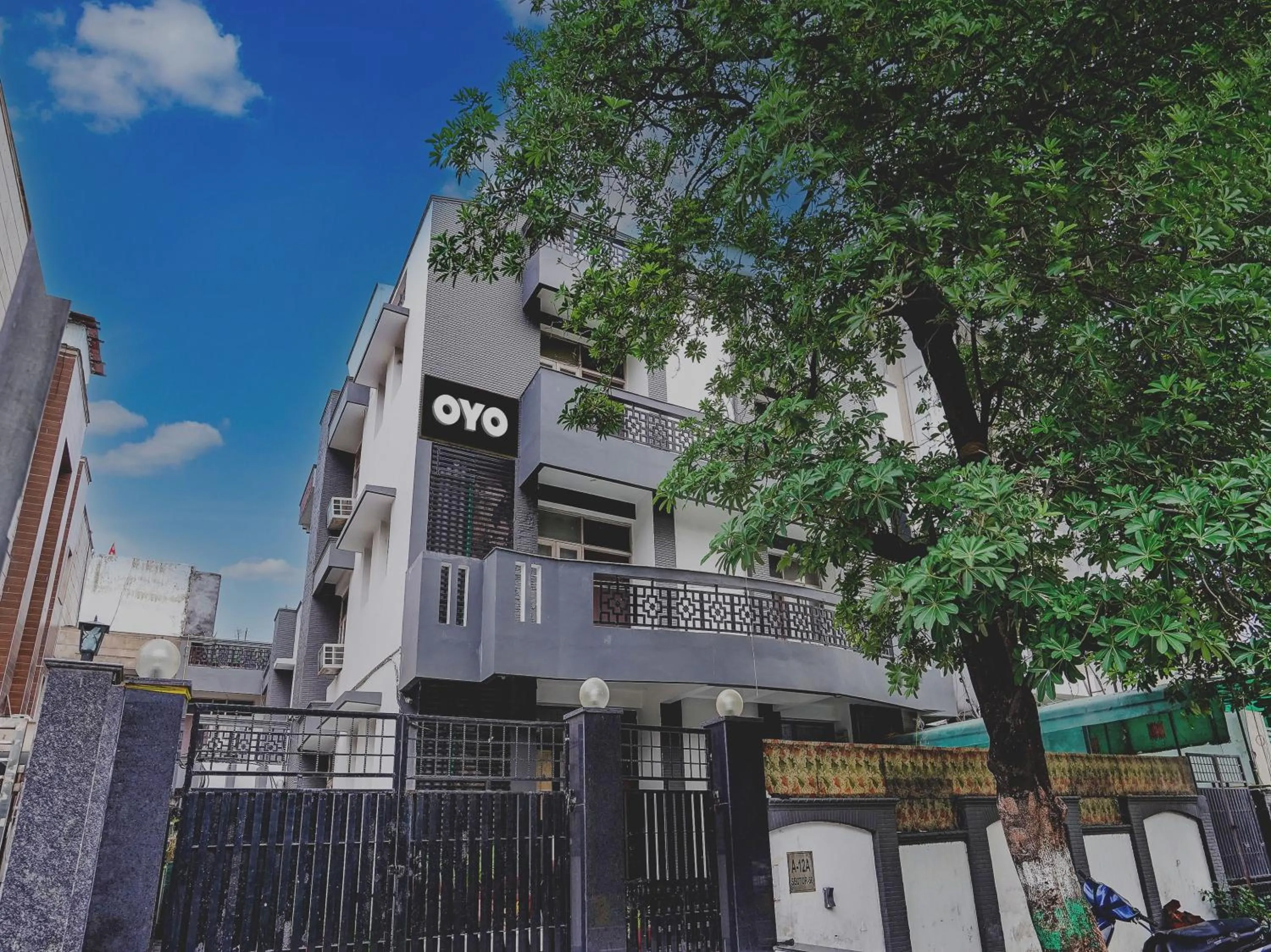 Facade/entrance in Capital O Bk House