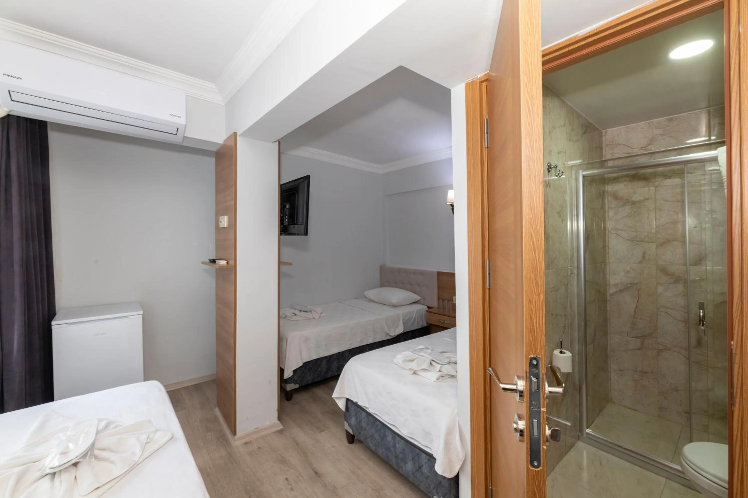 Other, Bed in Metro Hotel