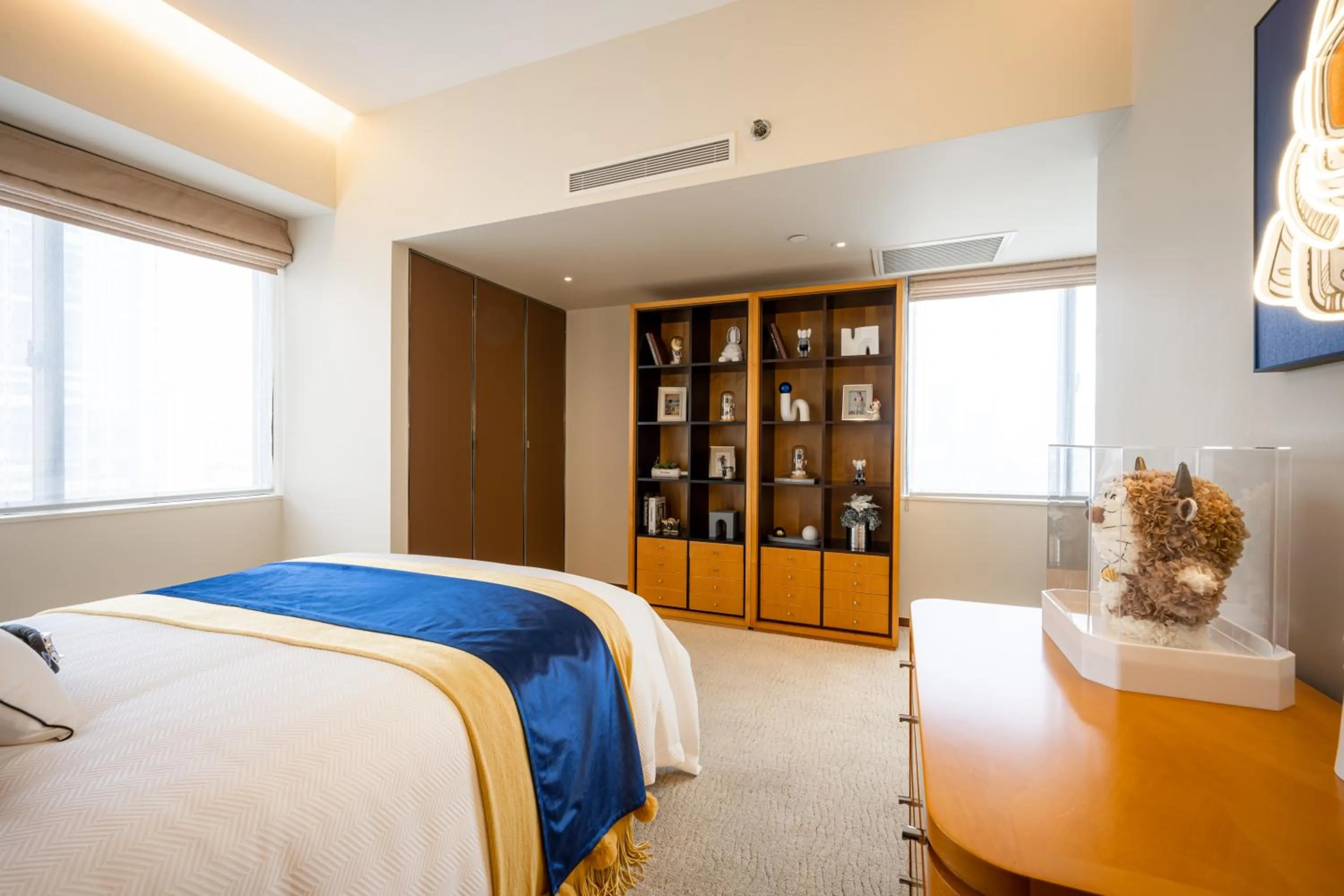 Bed in Shanghai Centre Serviced Apartment