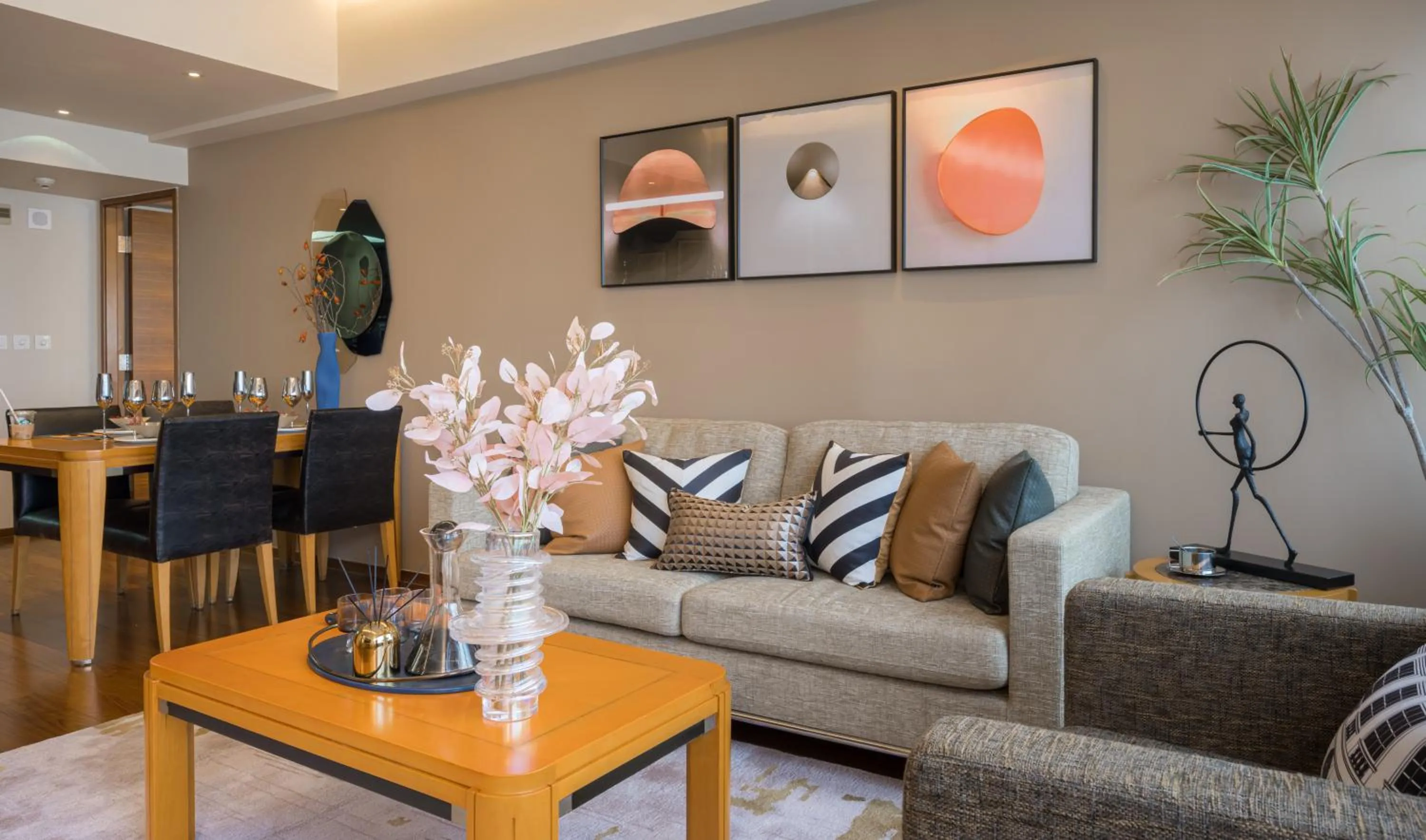 Shanghai Centre Serviced Apartment