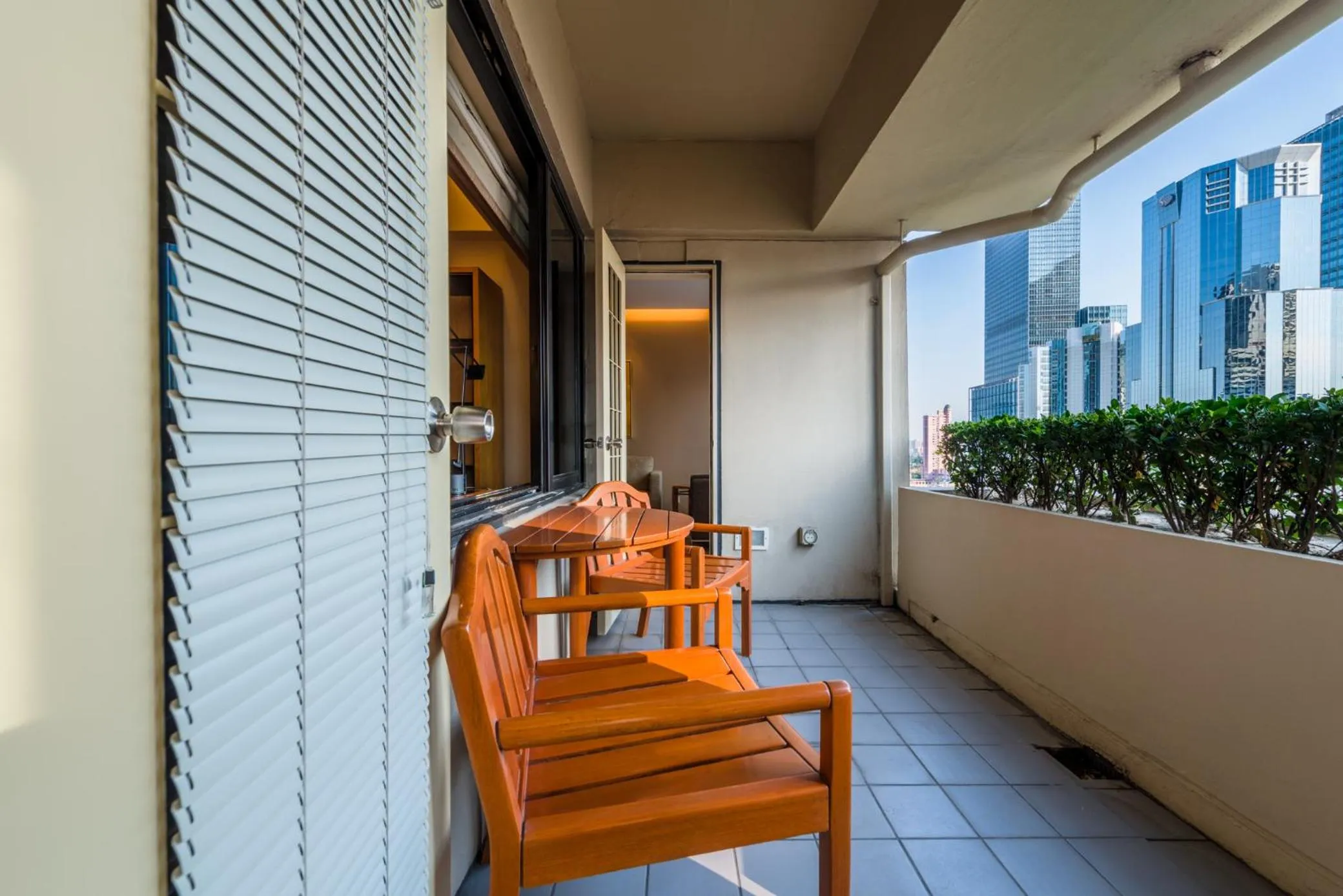 Shanghai Centre Serviced Apartment