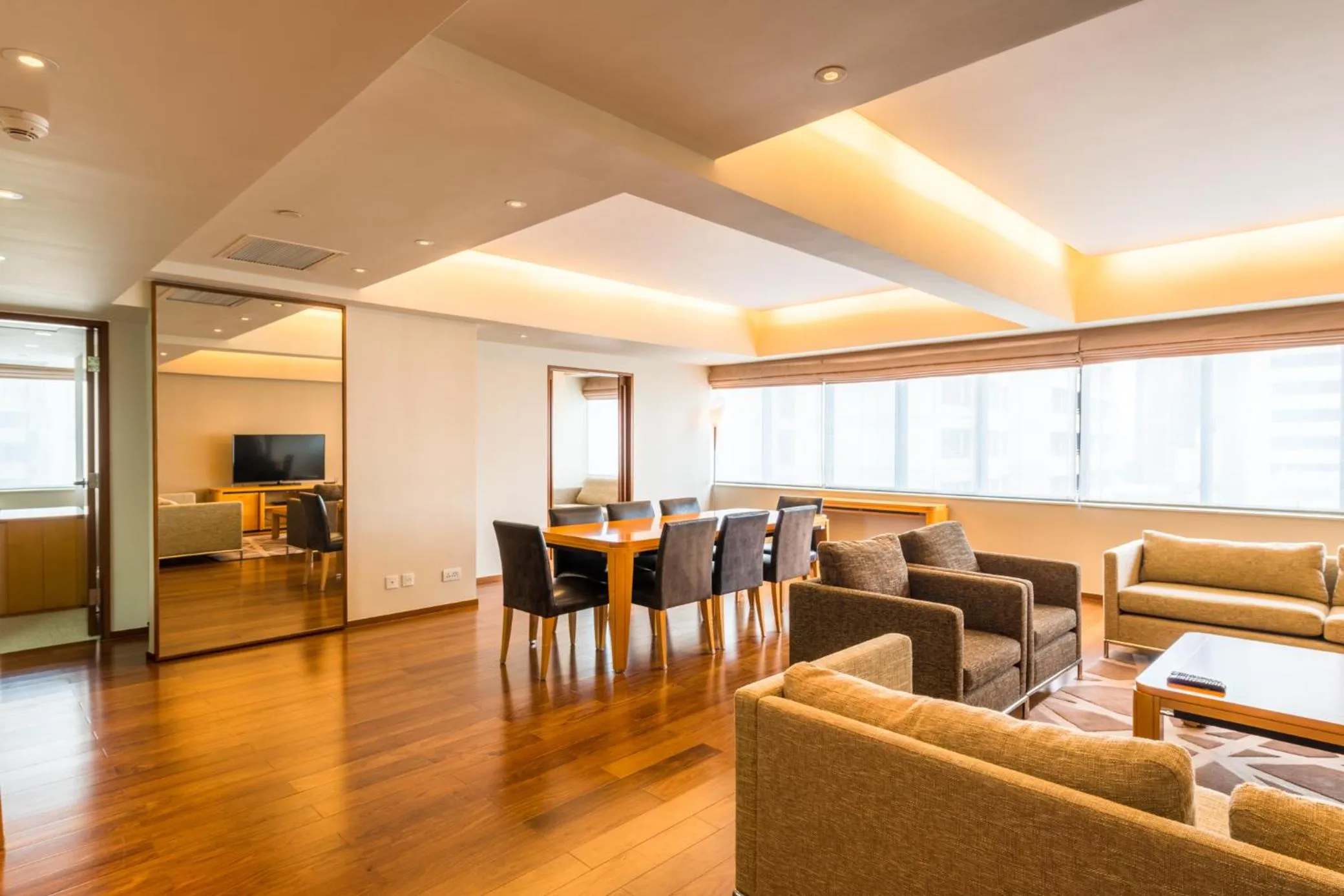 Shanghai Centre Serviced Apartment