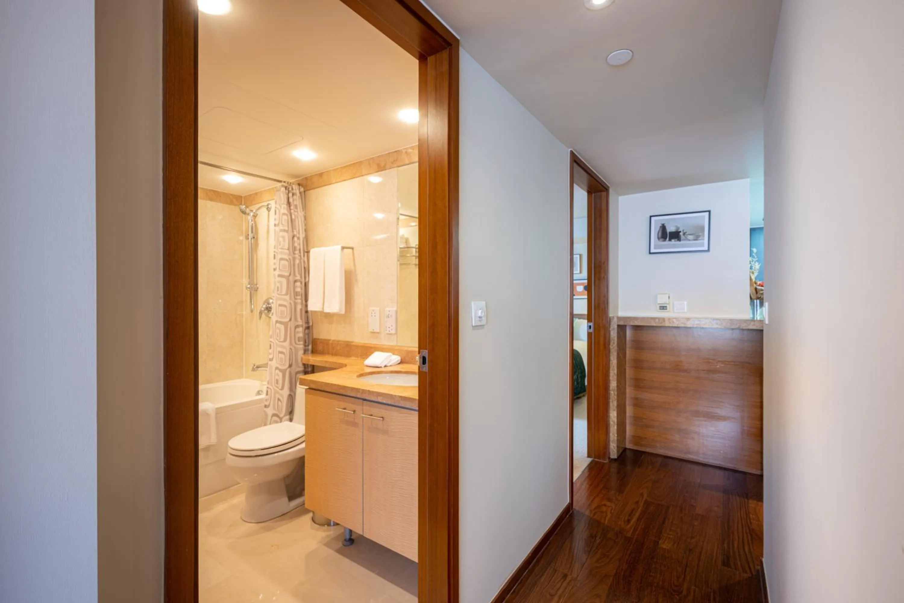 Shanghai Centre Serviced Apartment