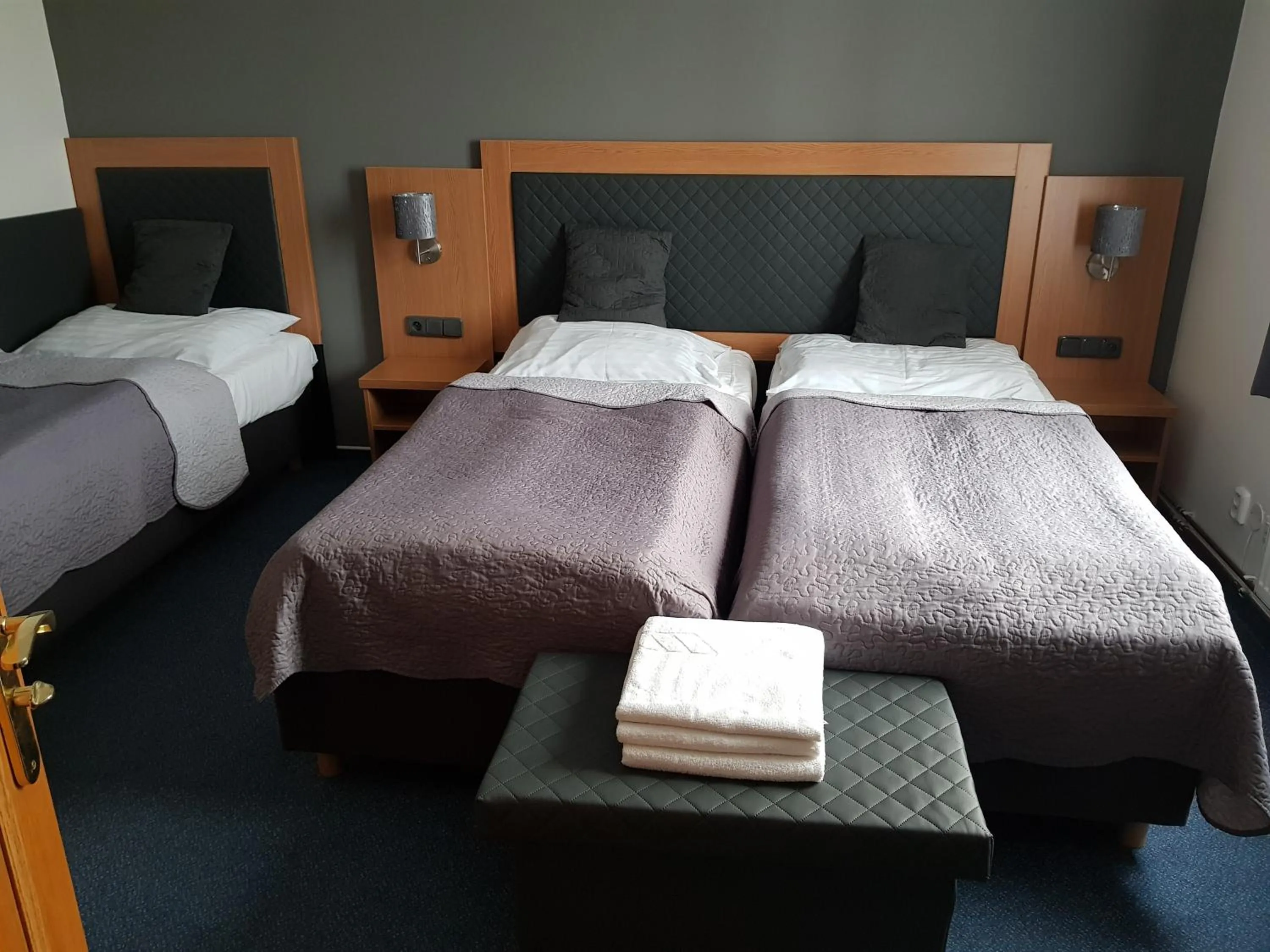 Triple Room with Bath in Hotel Rustikal Hustopeče - Vinný ráj s chutěmi jižní Moravy