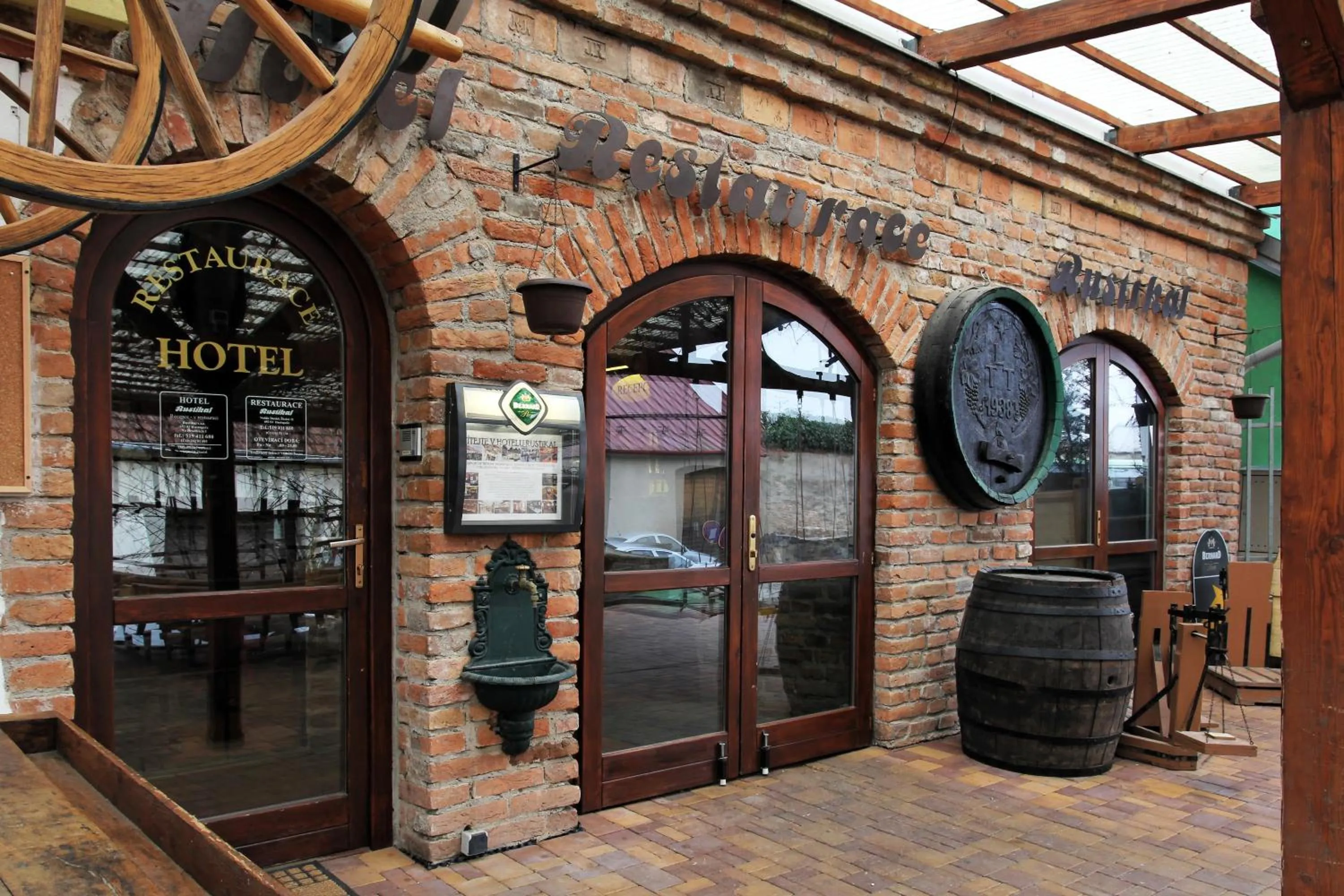 Patio in Hotel Rustikal Hustopeče - U Mandloňových sadů