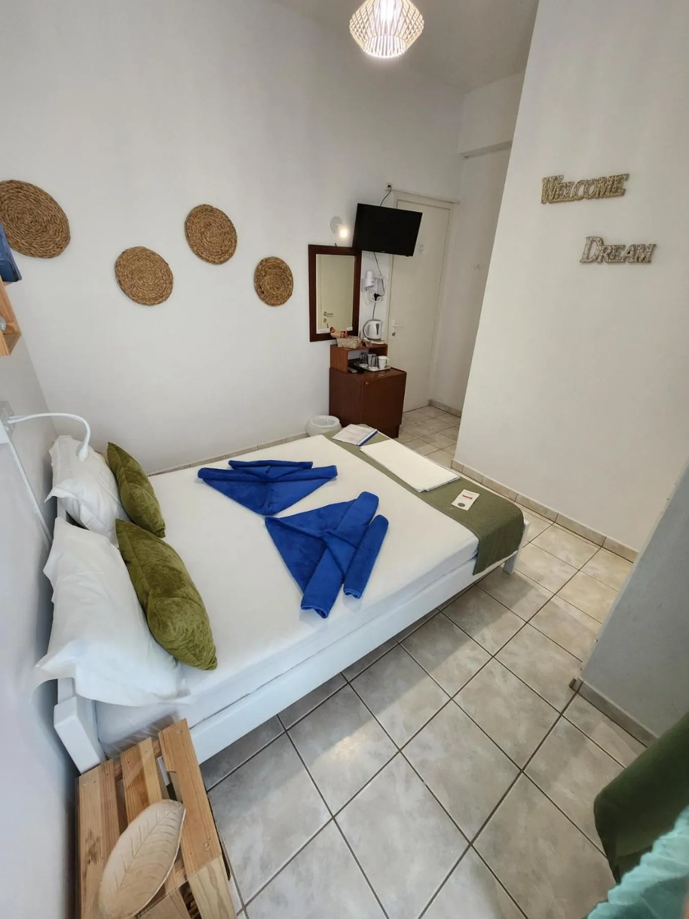 Bed in Kato Yialos Paros