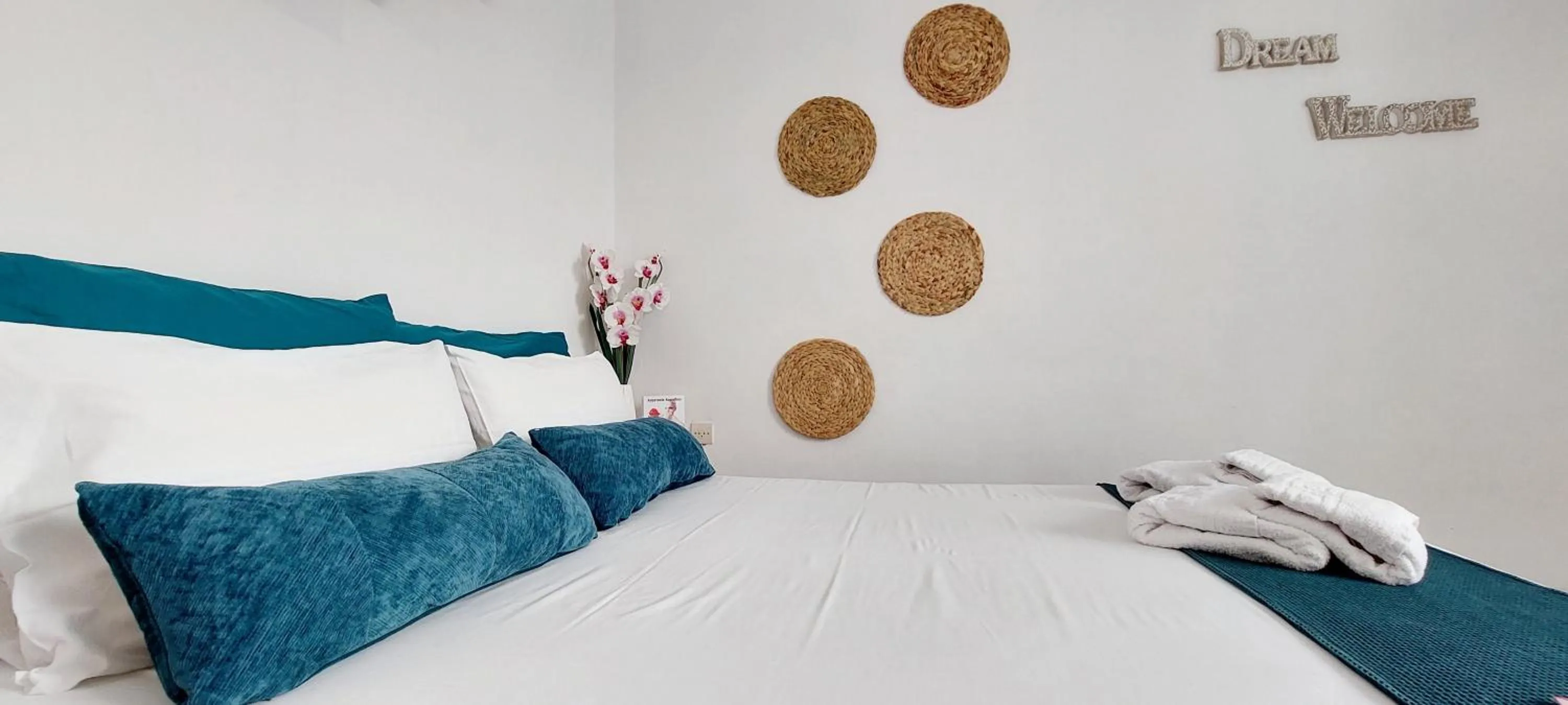 Bedroom, Bed in Kato Yialos Paros