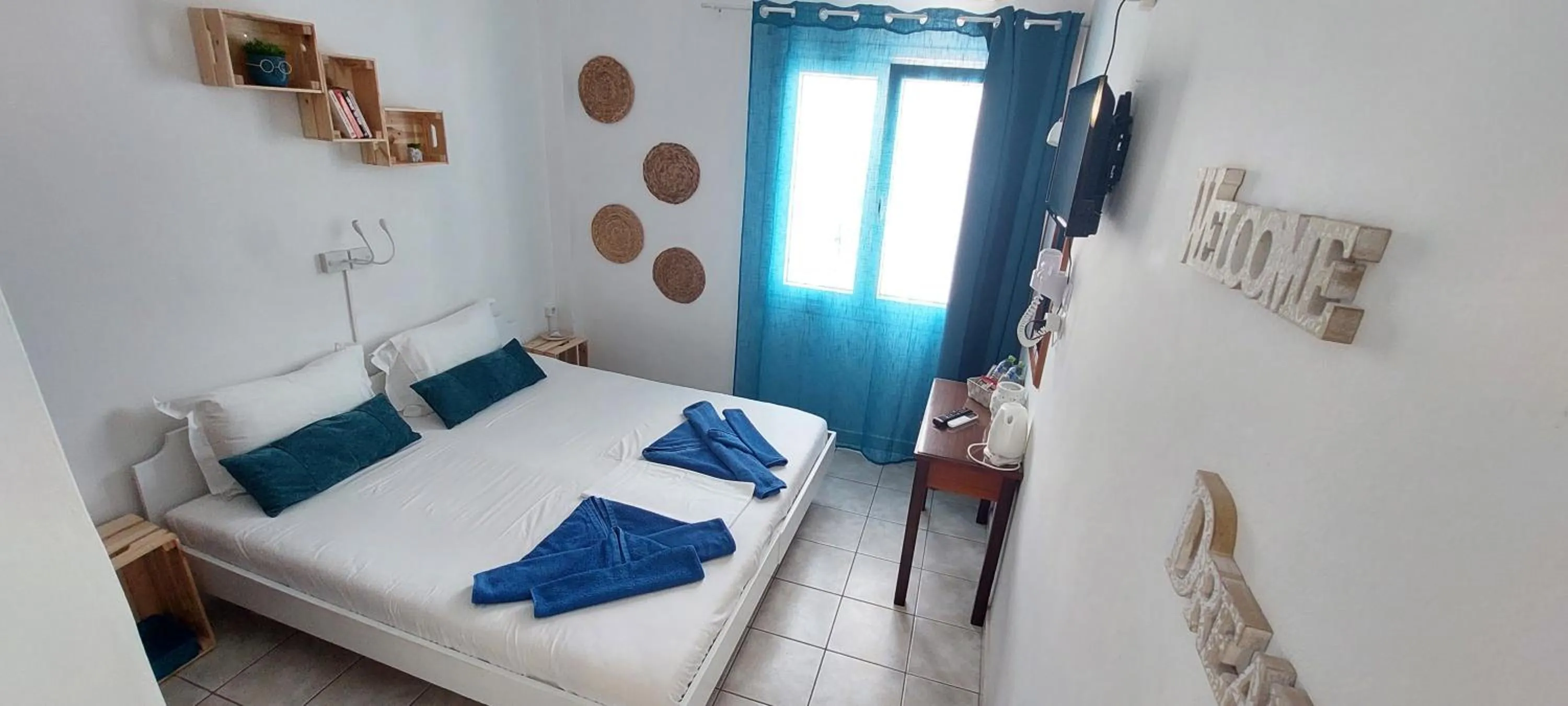 Bed in Kato Yialos Paros