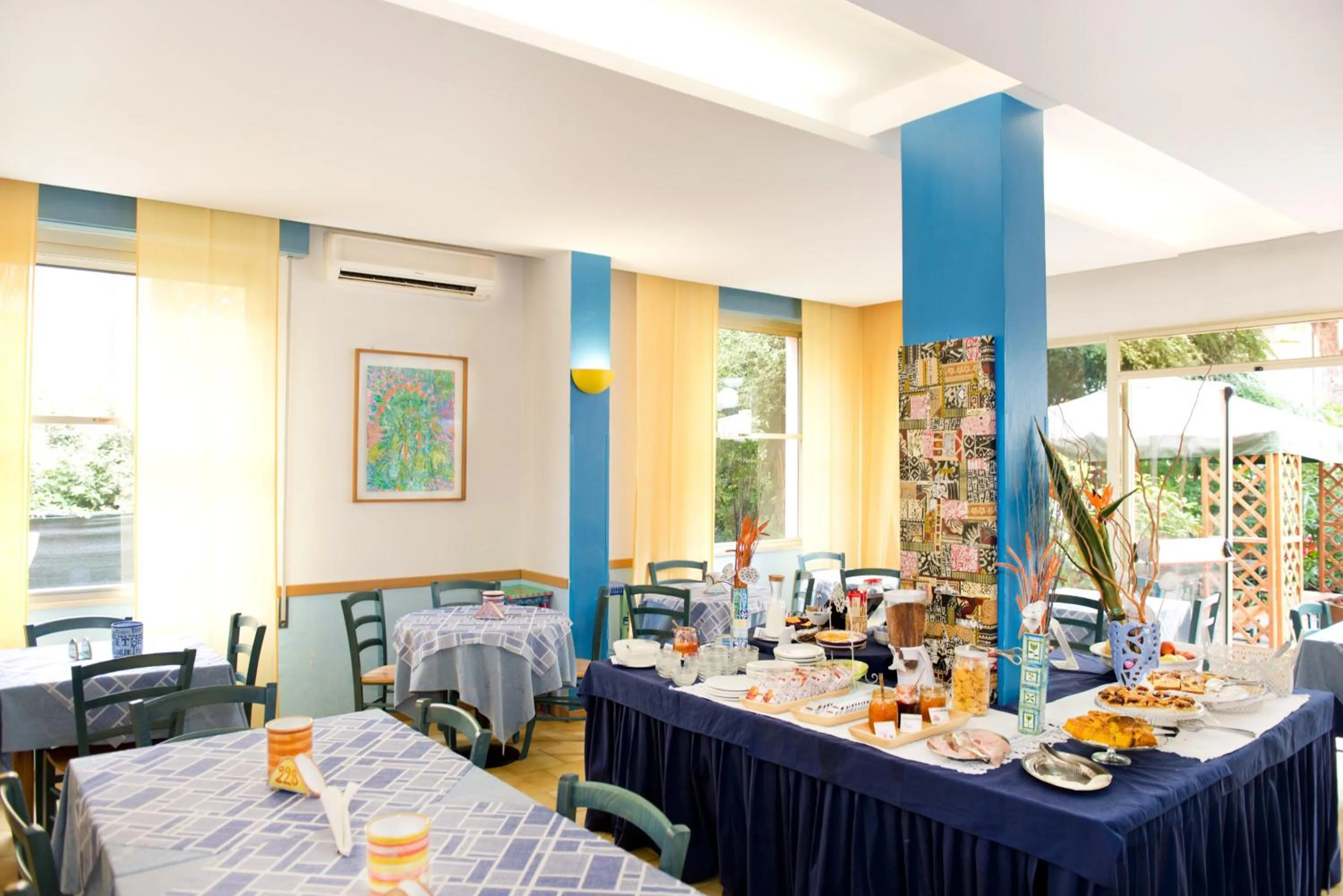 Restaurant/places to eat in Hotel Villa Rosa