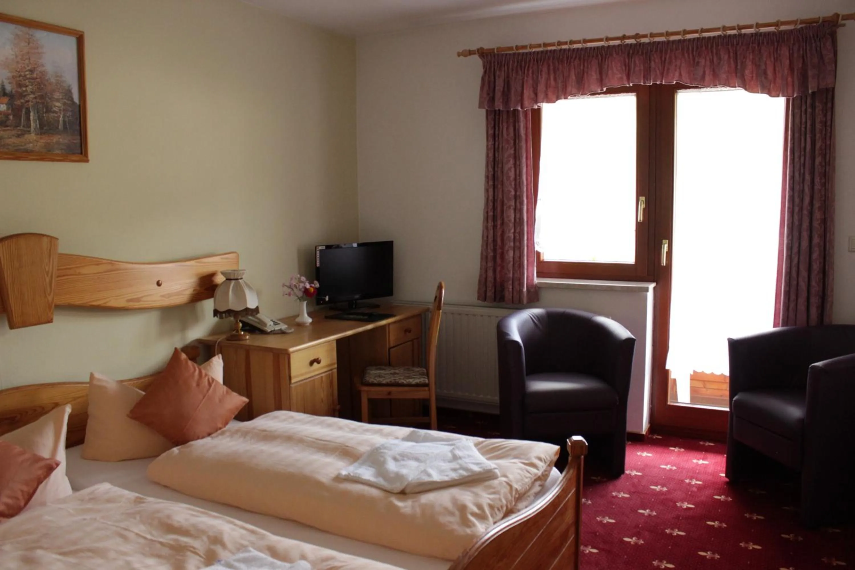 Photo of the whole room, Bed in Landhotel Gasthof Zwota