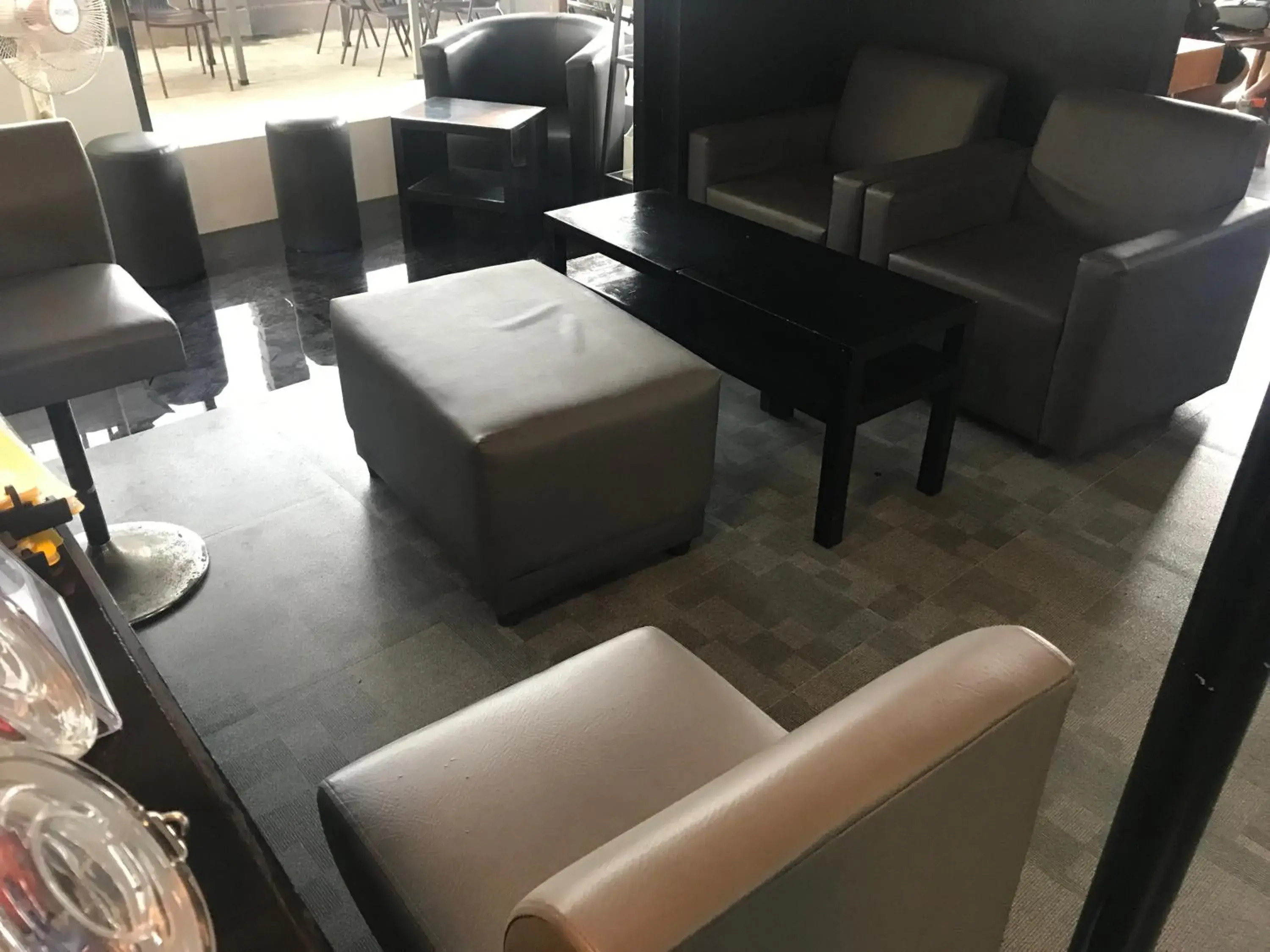 Seating area in Agathas Hotel powered by Cocotel Seating area in Agathas Hotel powered by Cocotel