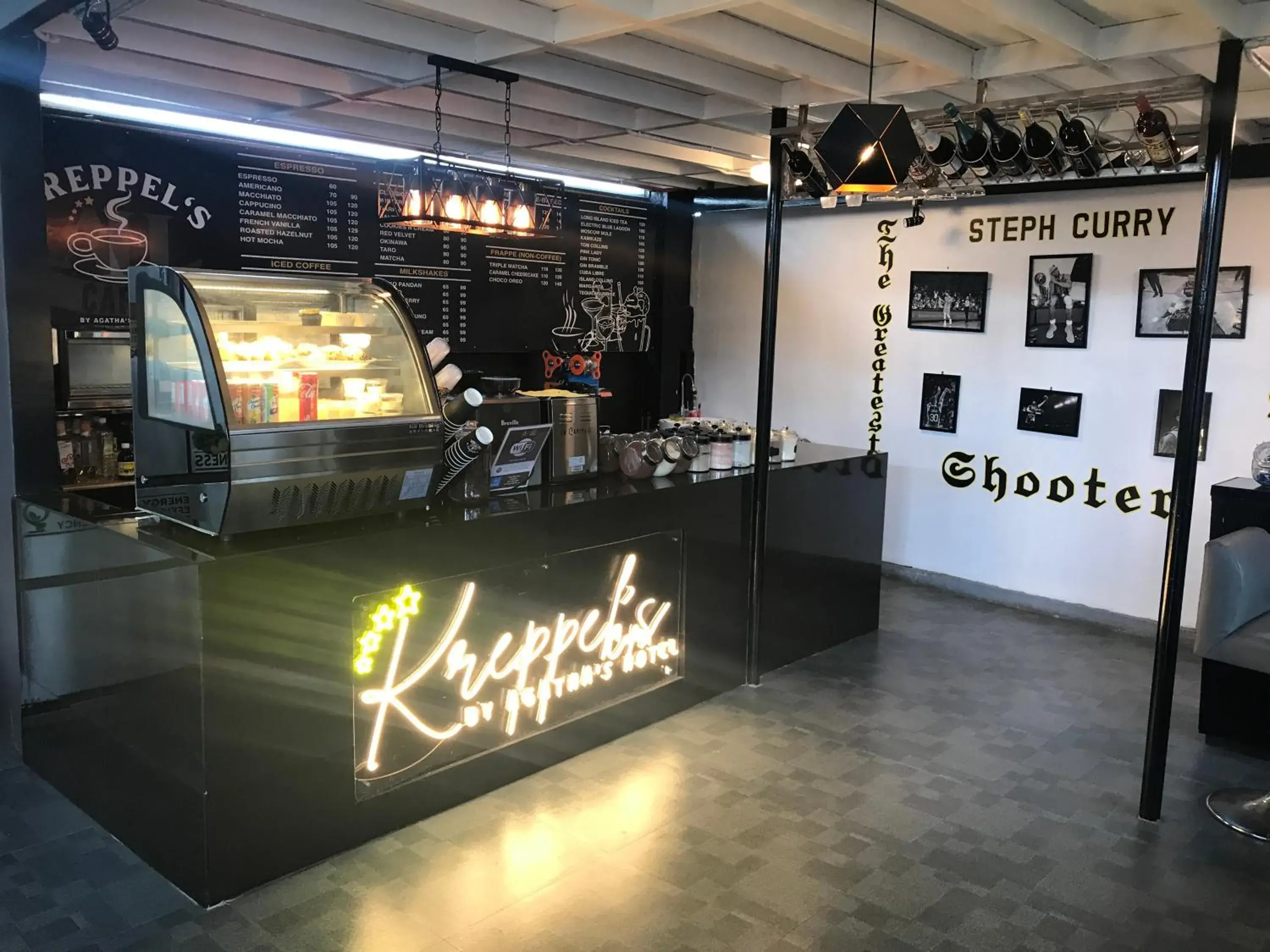 Food and drinks in Agathas Hotel powered by Cocotel Food and drinks in Agathas Hotel powered by Cocotel