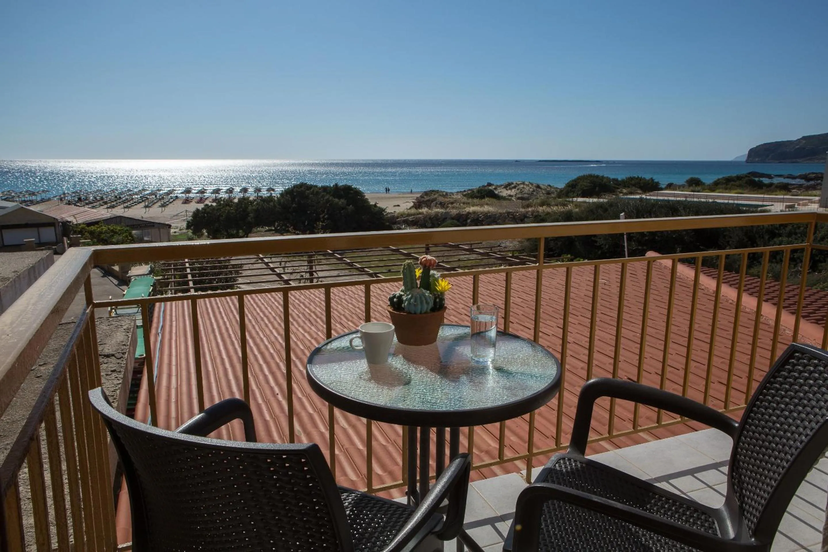 Day in En Plo Beachfront Rooms