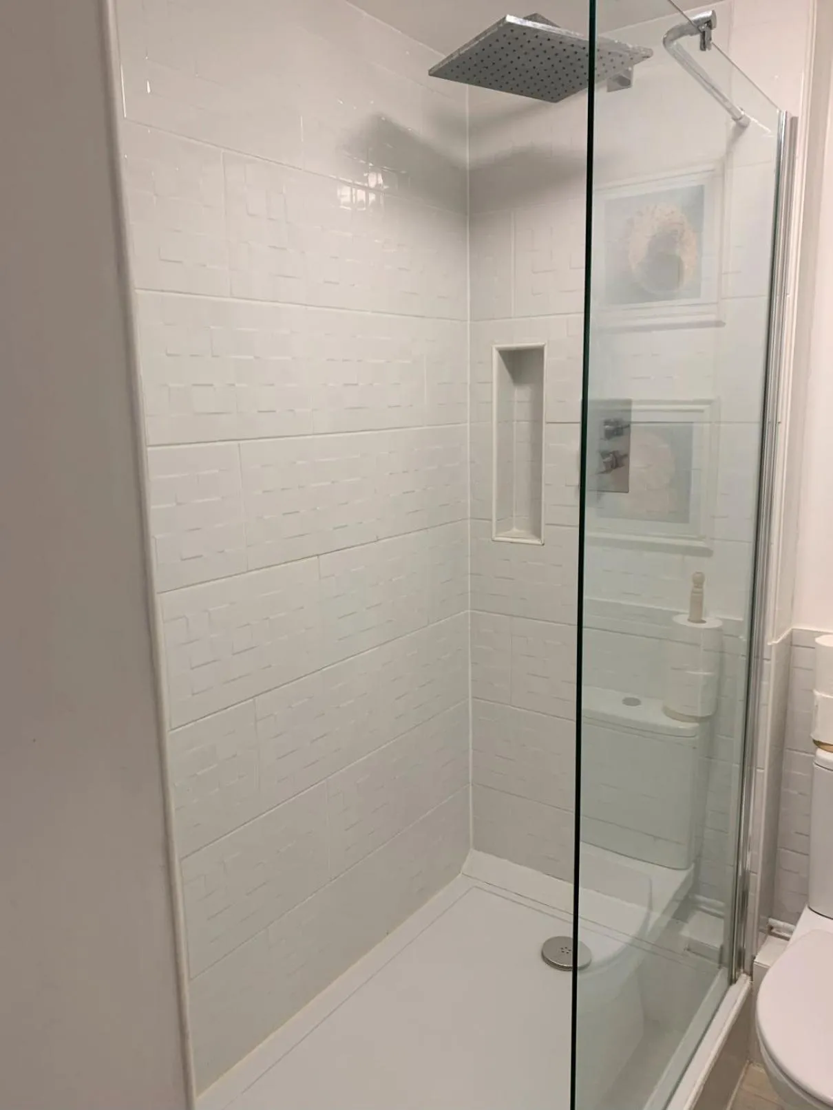Bath in The Albany Apartments