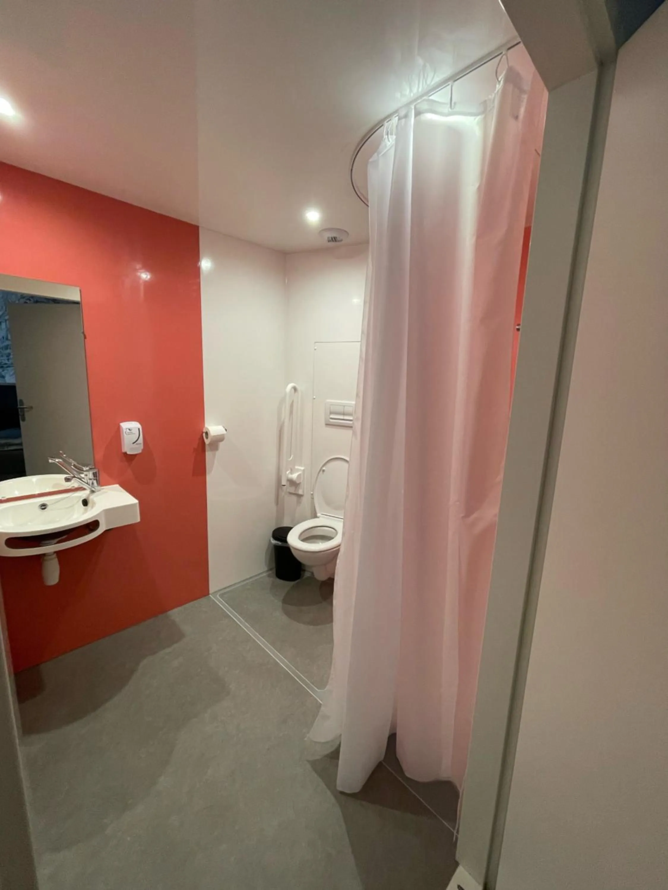 Shower in Smart Appart Le Havre 97