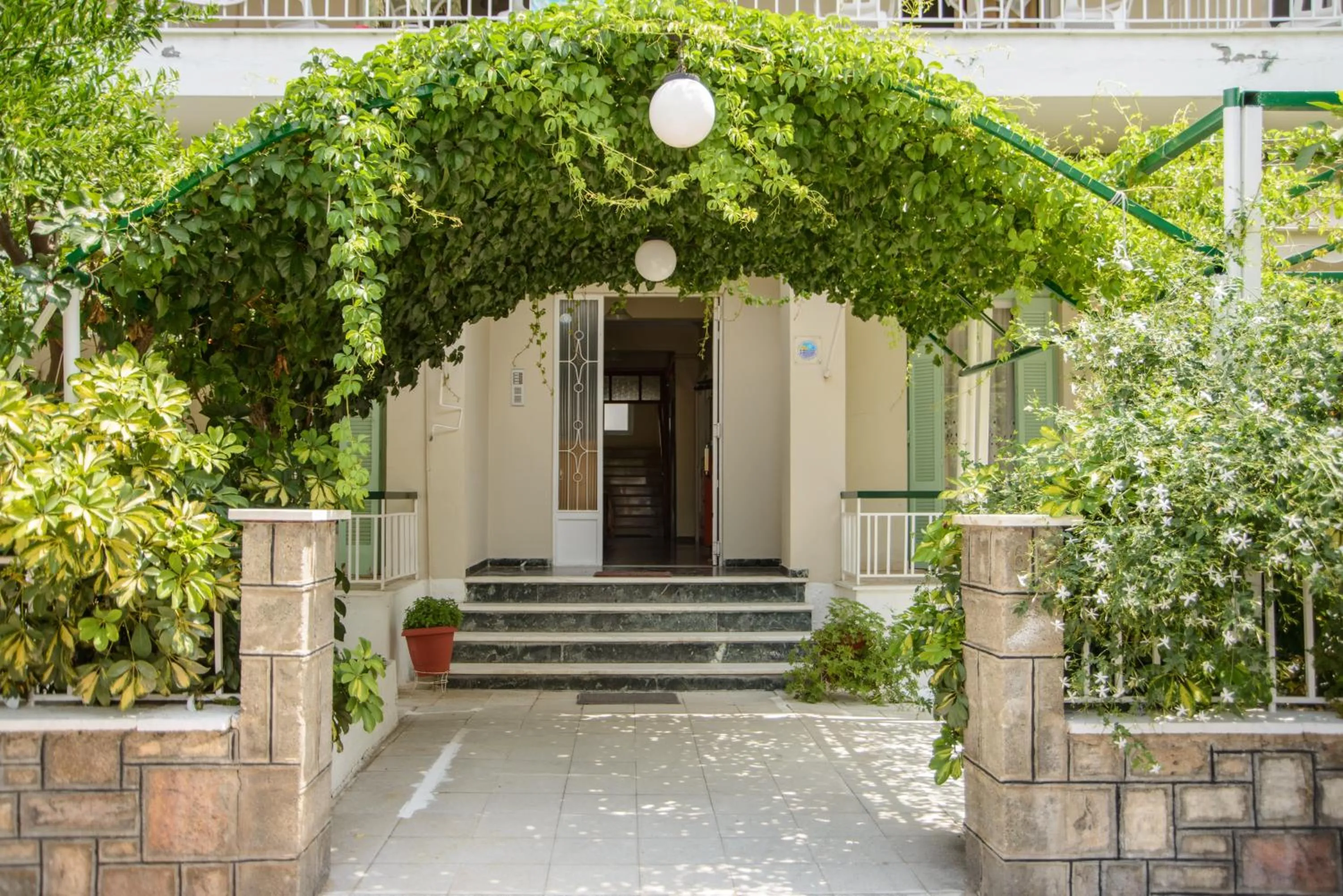 Facade/entrance in Mitrou Vasiliki Studios