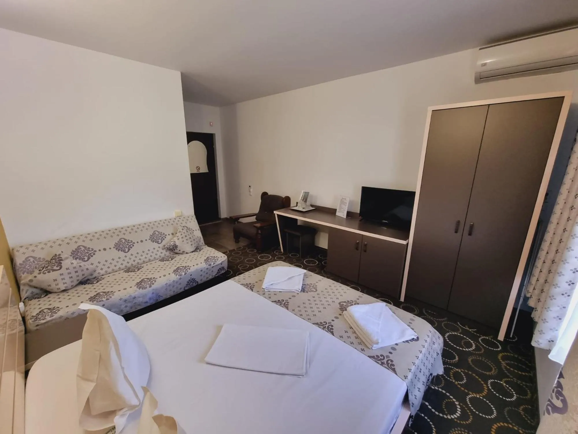 Photo of the whole room, Bed in Vila Pretty Woman