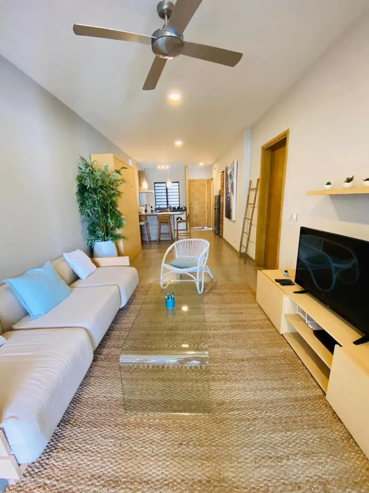 Other in Choisy Les Bains D2 by Host Agents Other in Choisy Les Bains D2 by Host Agents