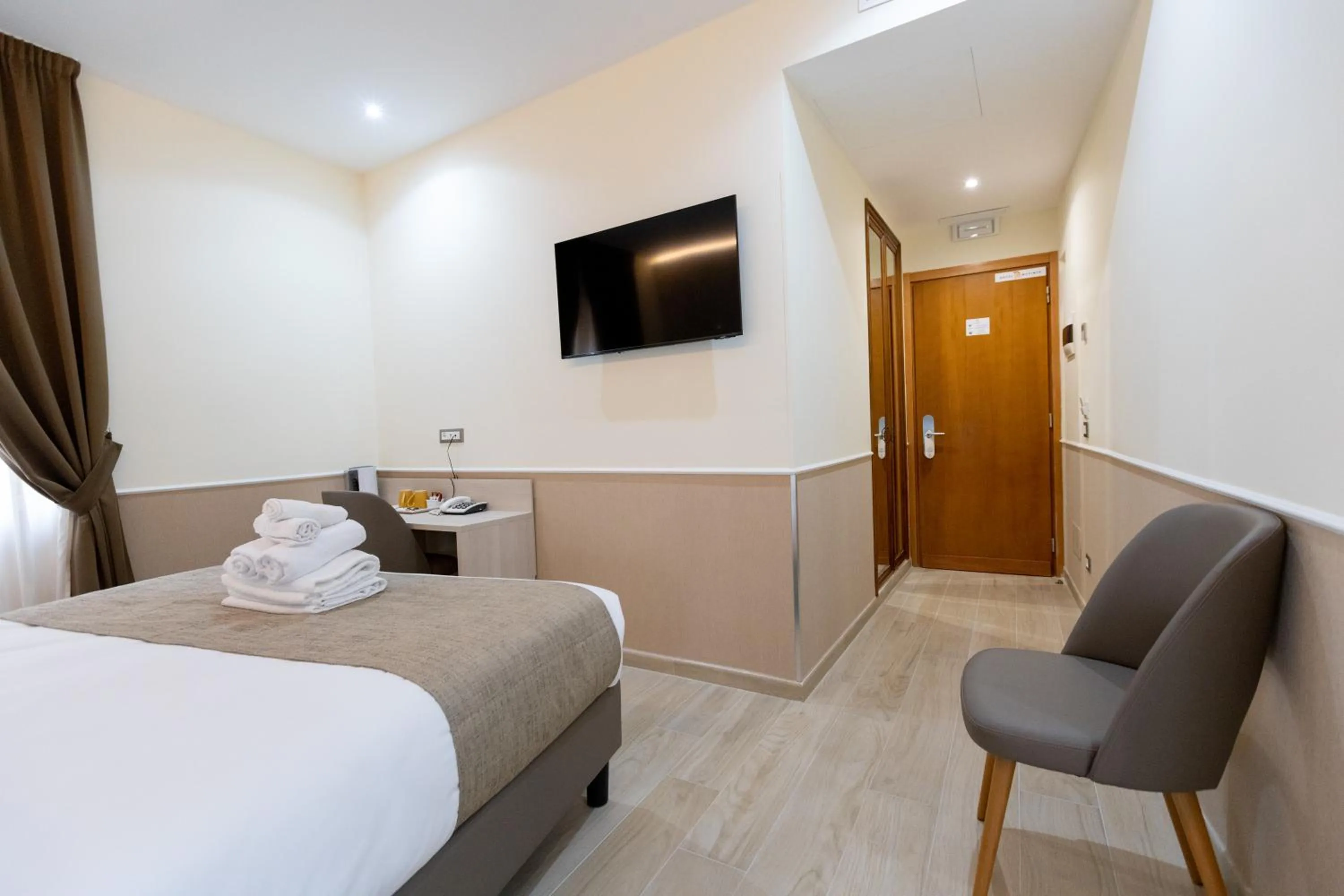 Bed in Hotel Maximus