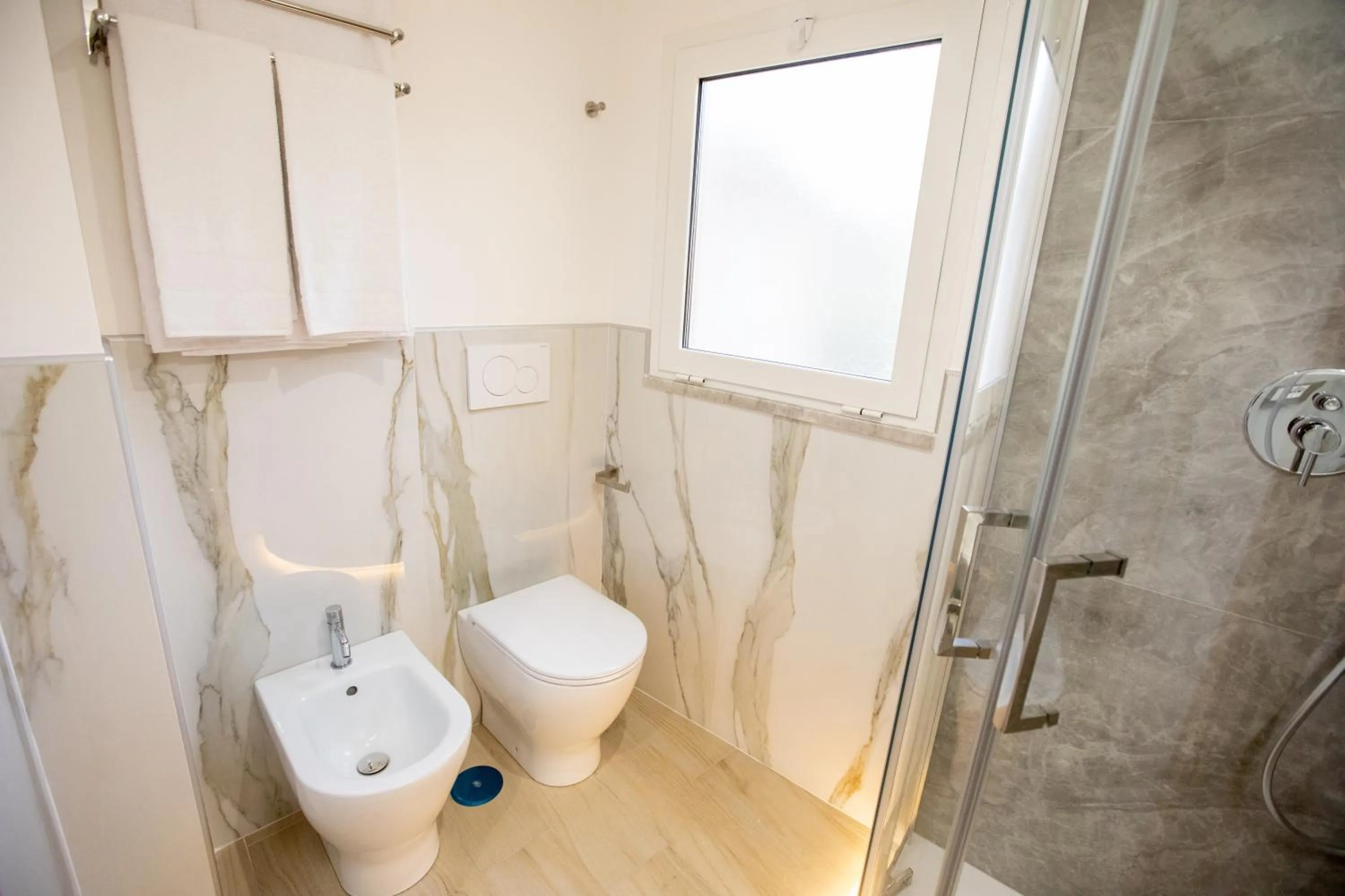 Toilet in Hotel Maximus