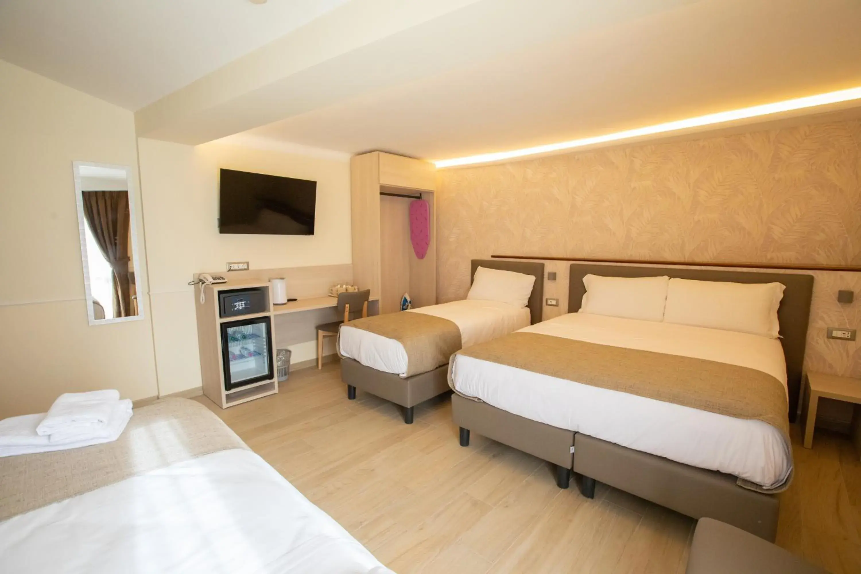 Quadruple Room in Hotel Maximus Quadruple Room in Hotel Maximus