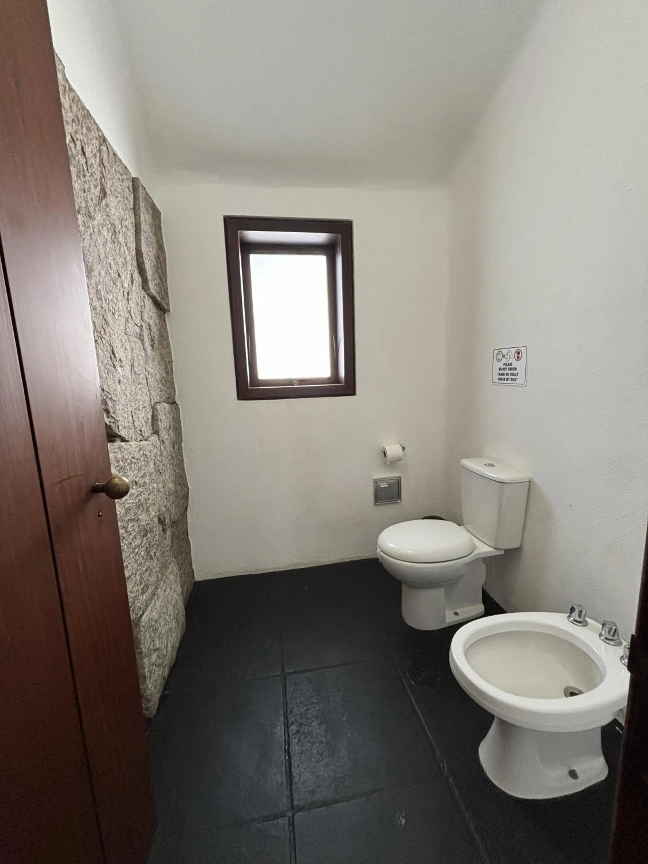 Toilet in Les Jardins de Rio Boutique Hotel