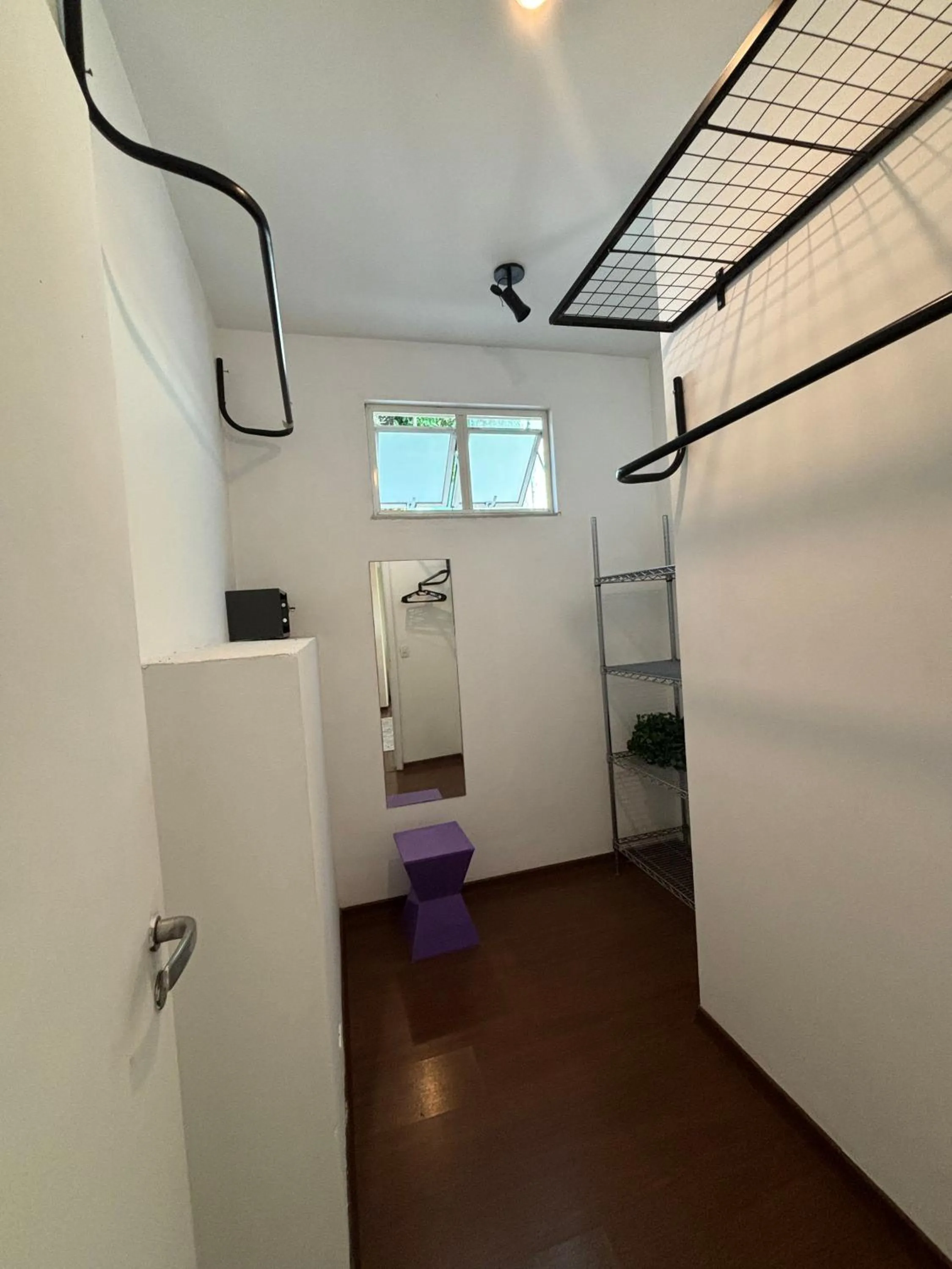 locker, Bed in Les Jardins de Rio Boutique Hotel