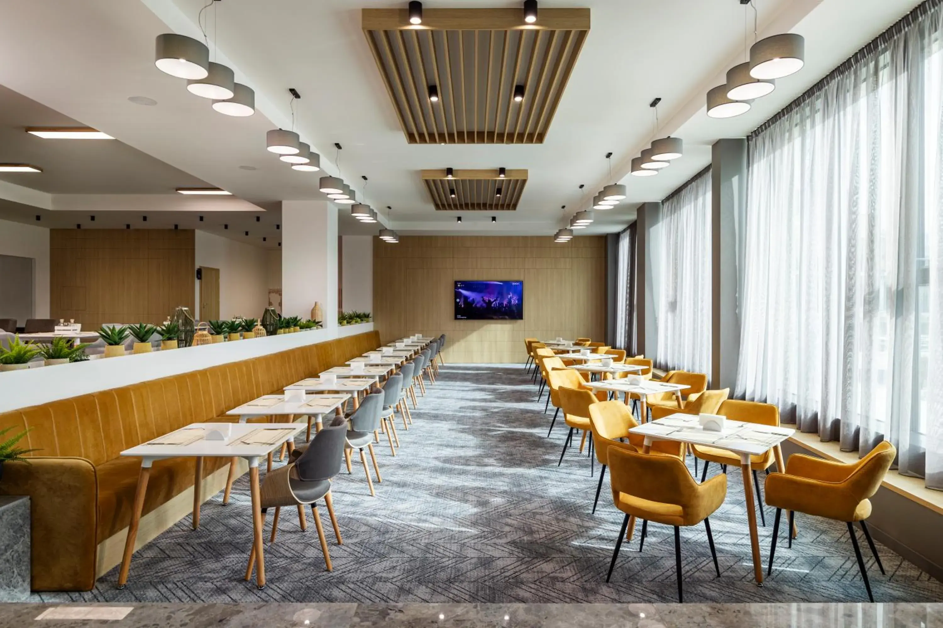 Restaurant/places to eat in B1 City Hotel Restaurant/places to eat in B1 City Hotel