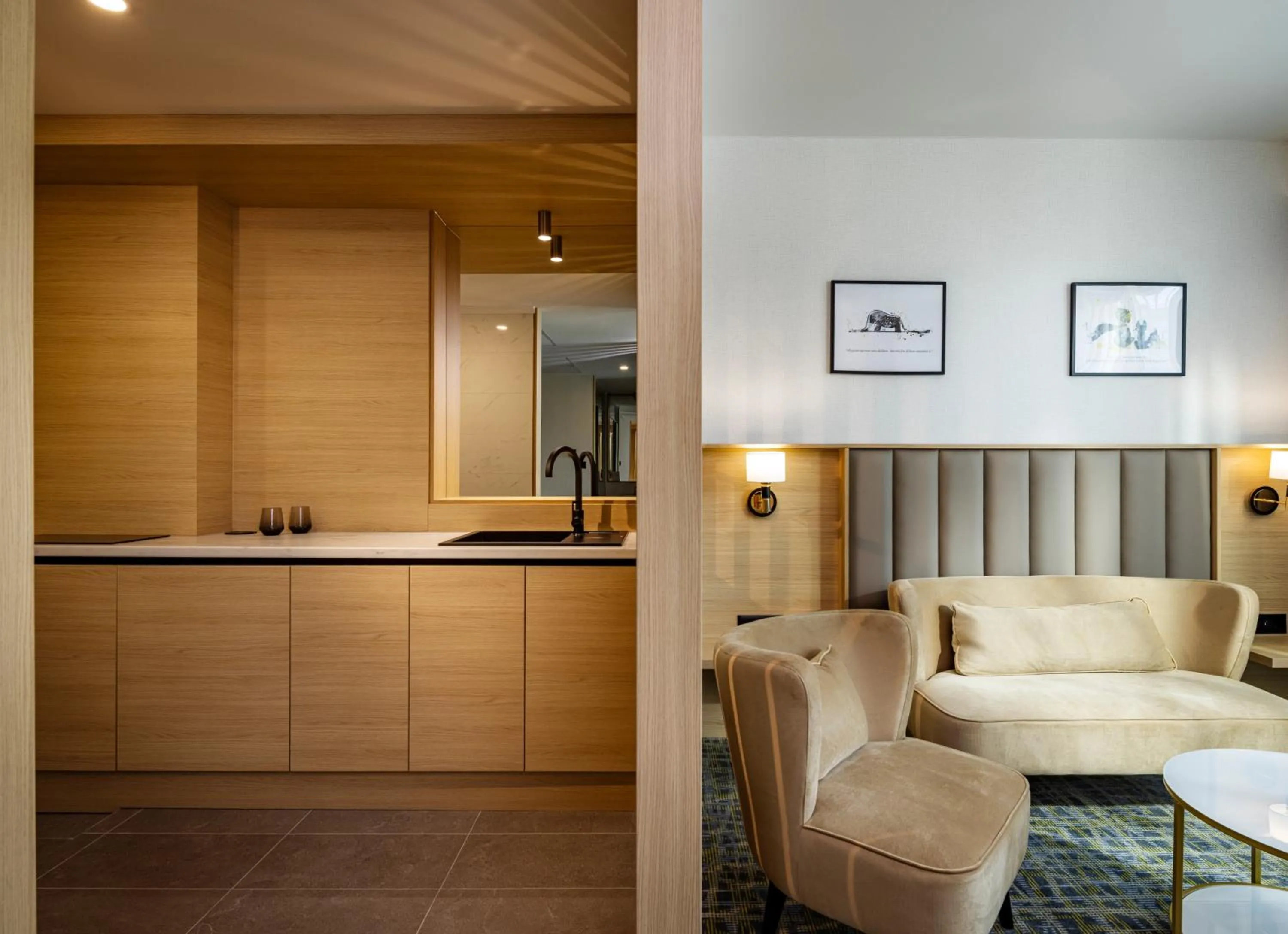 Kitchen or kitchenette in B1 City Hotel