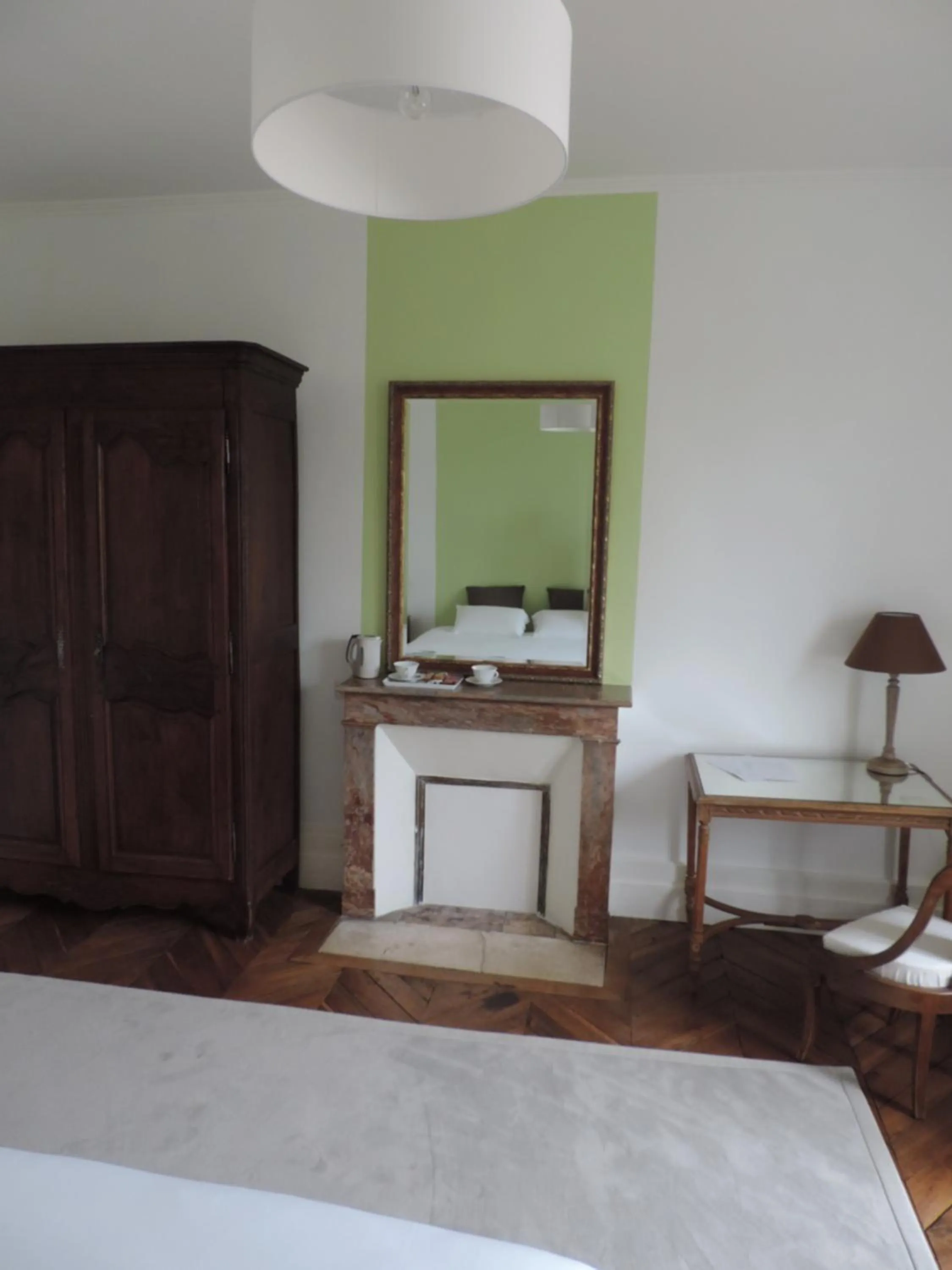 Bedroom, Bed in Cèdre et Charme