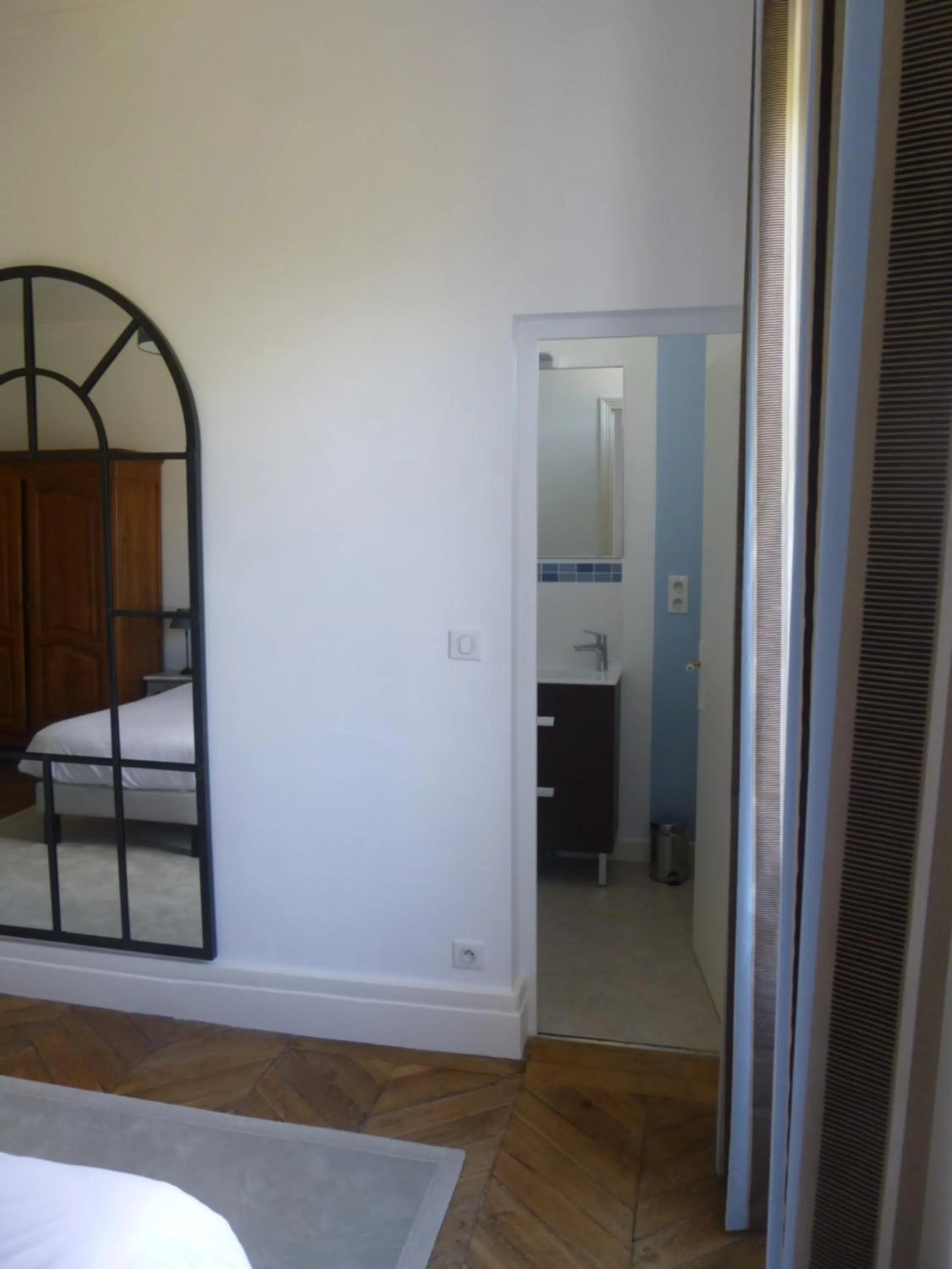 Bedroom, Bed in Cèdre et Charme