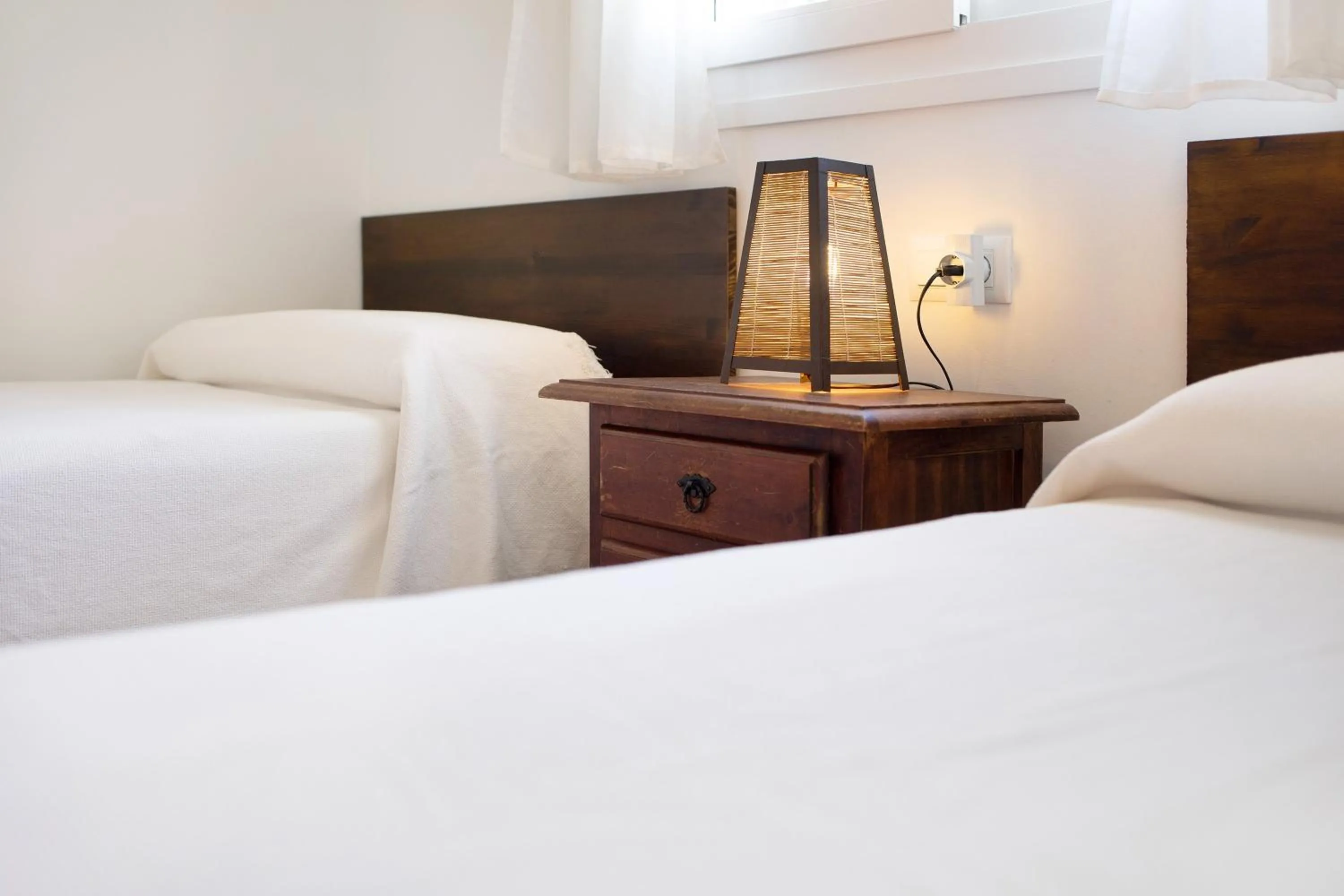 Living room, Bed in Chalet con piscina en la Barrosa
