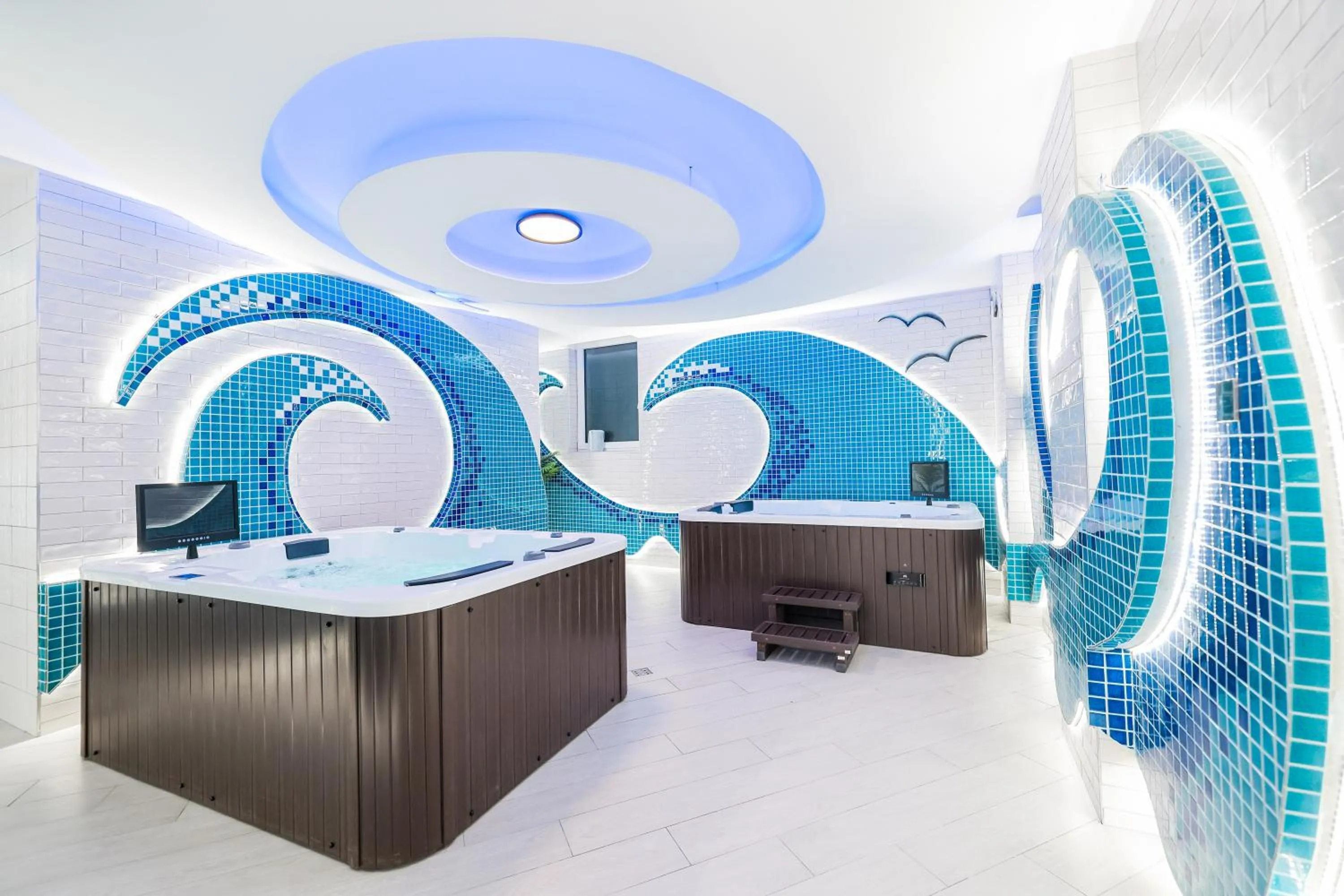 Hot Tub in Hotel Kanjon Zrmanje