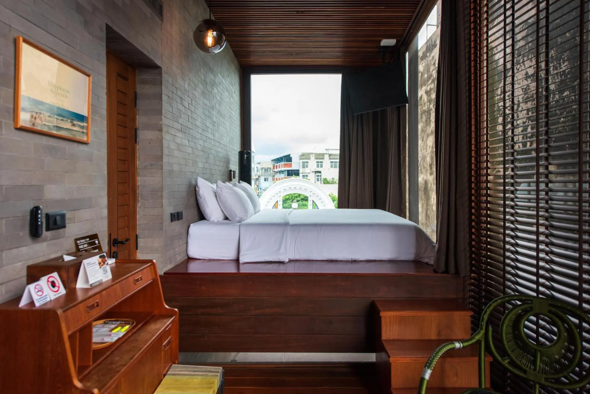 Bed in Na Tanao 1969