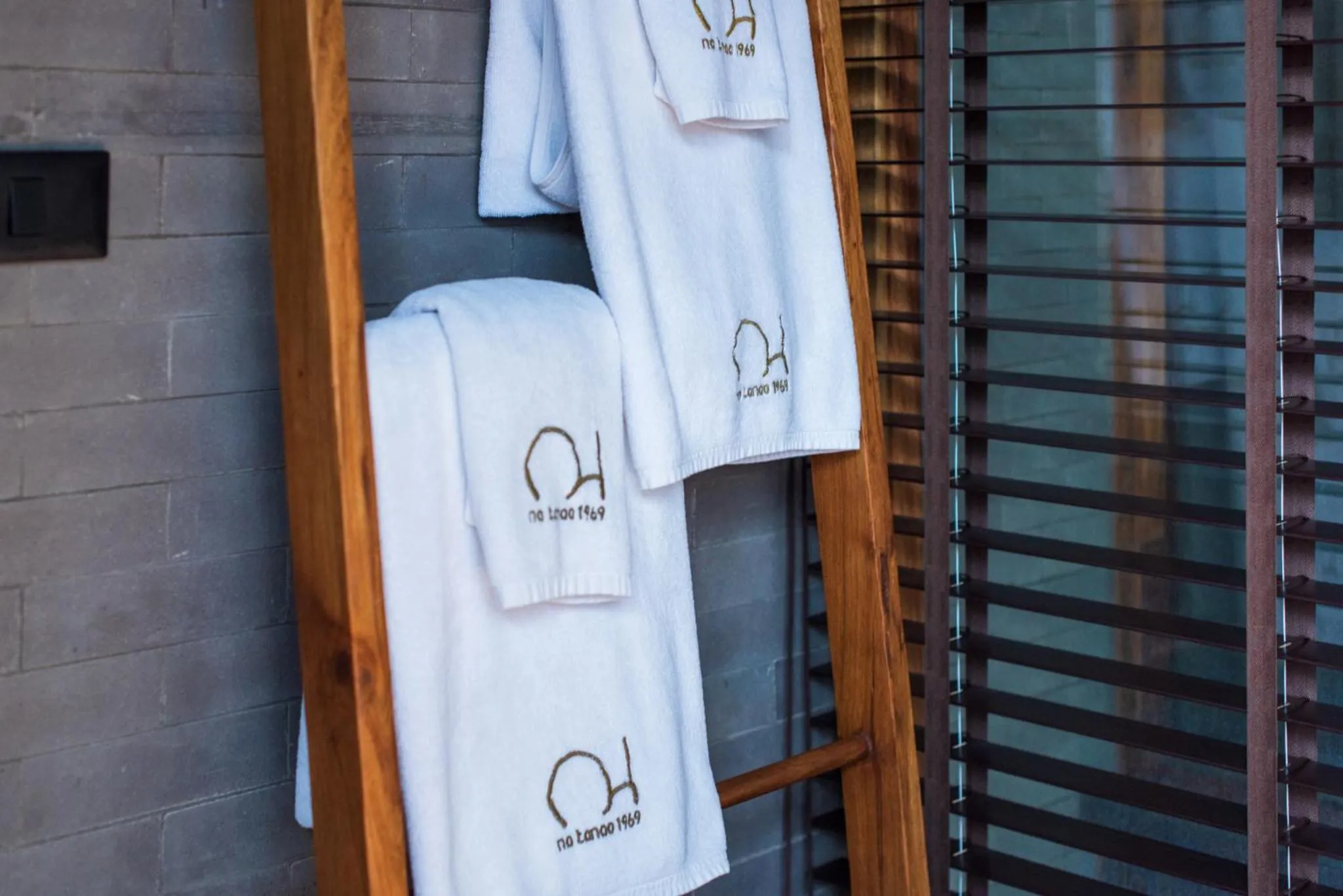 towels in Na Tanao 1969