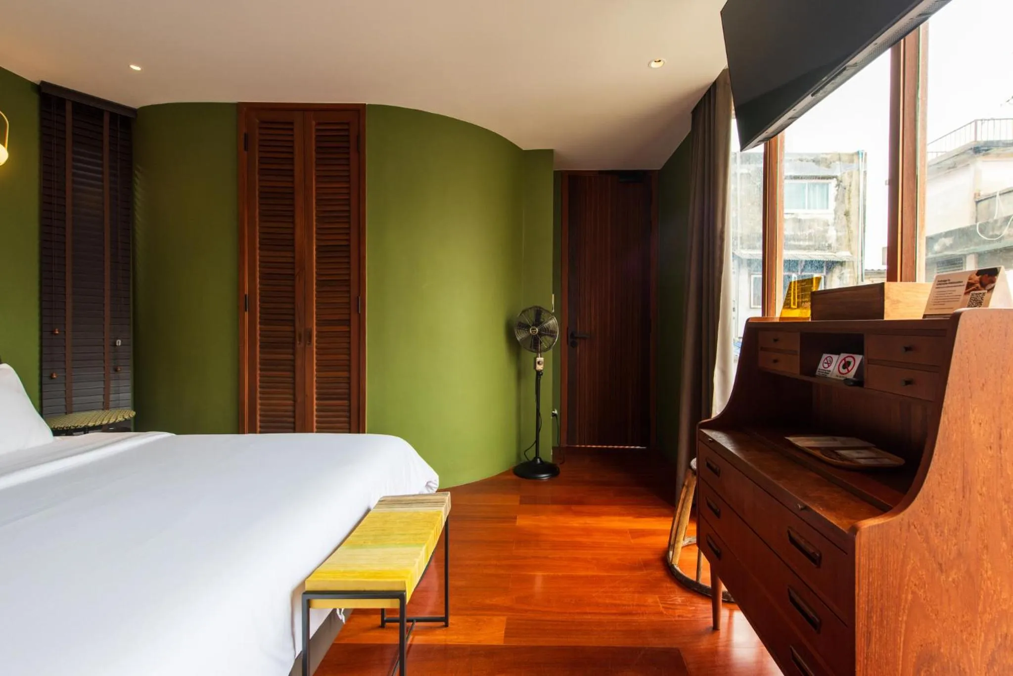 Bedroom, Bed in Na Tanao 1969