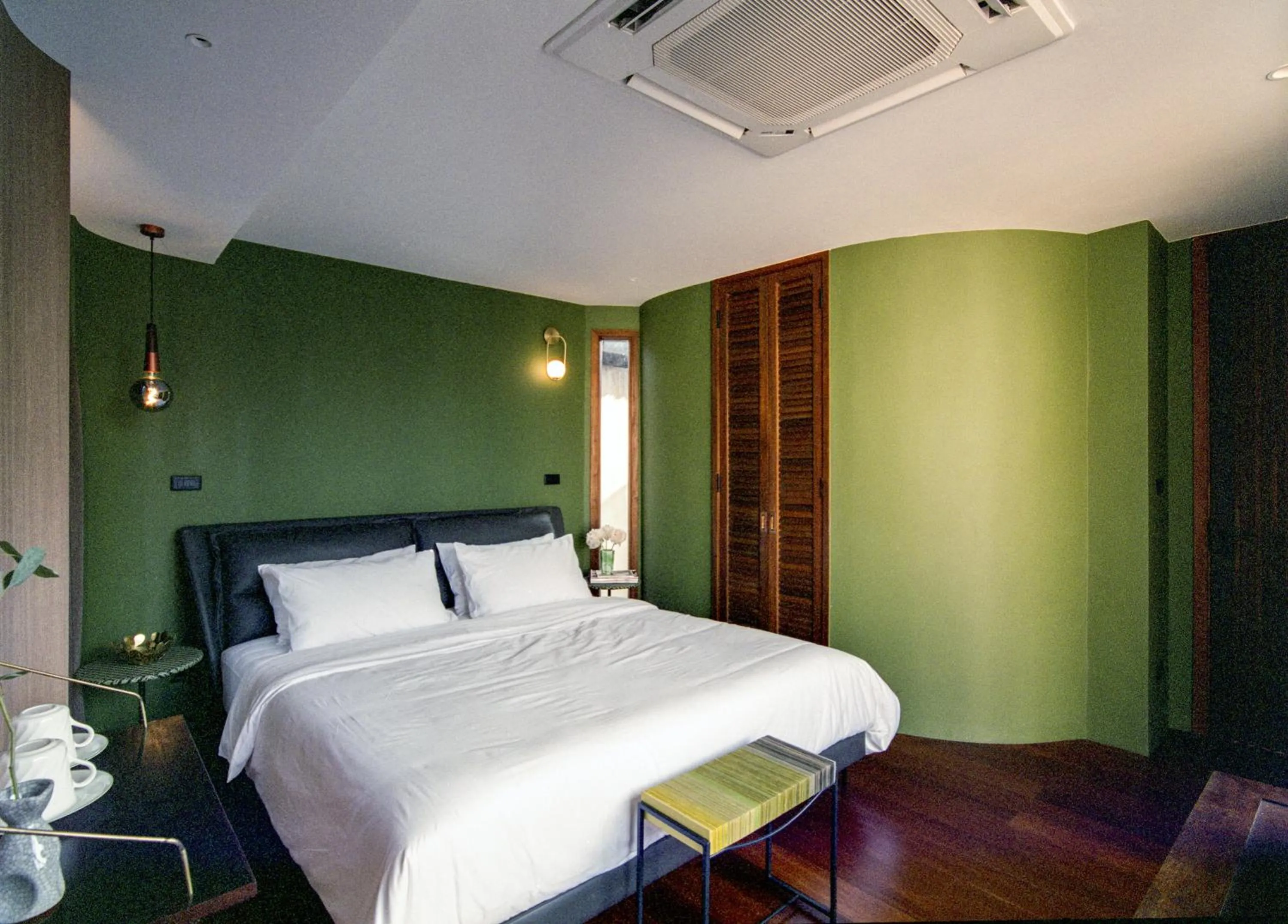 Bed in Na Tanao 1969