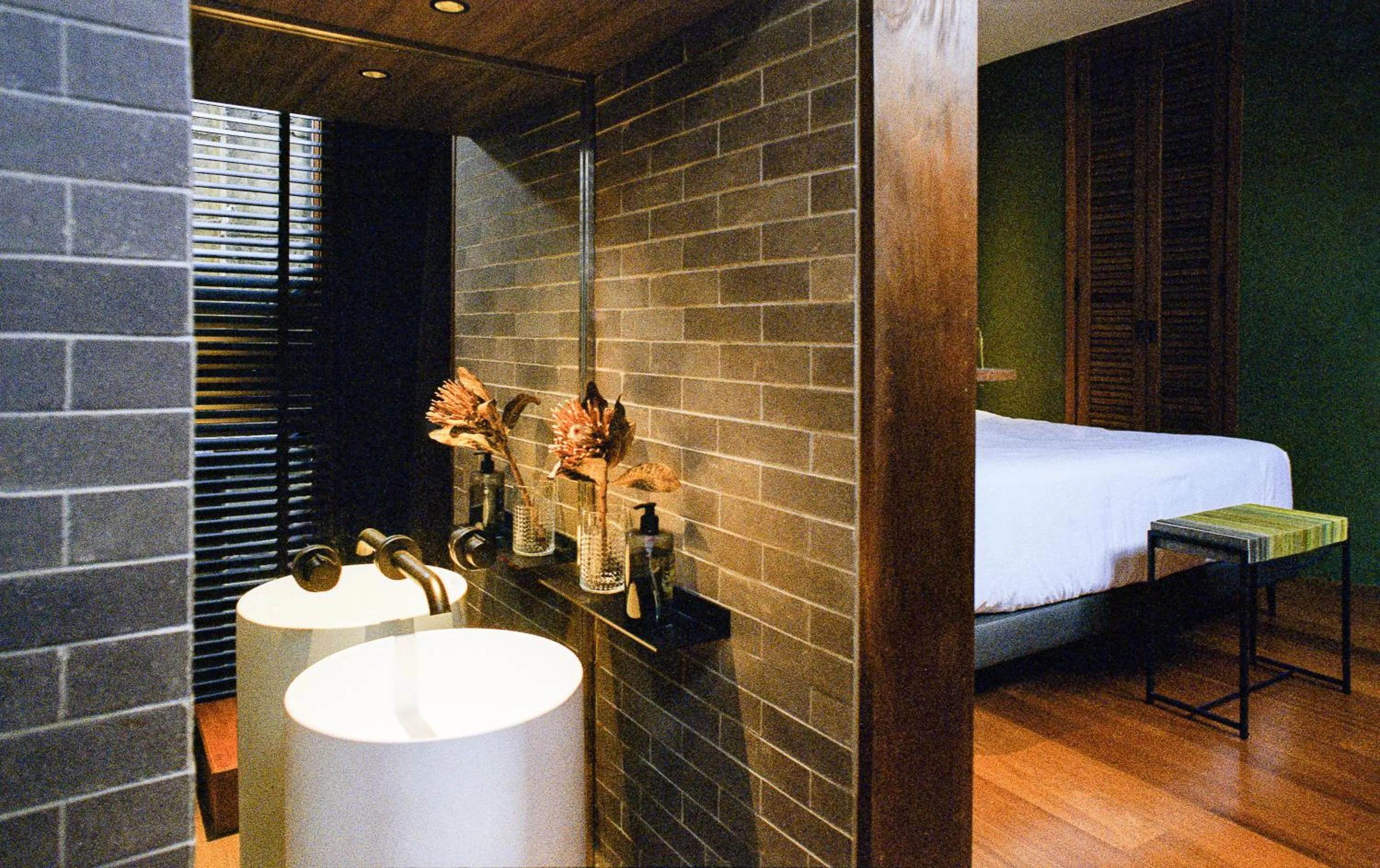 Bed in Na Tanao 1969