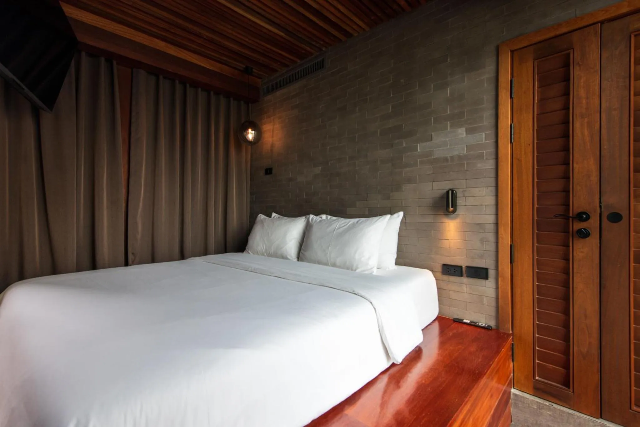 Bed in Na Tanao 1969