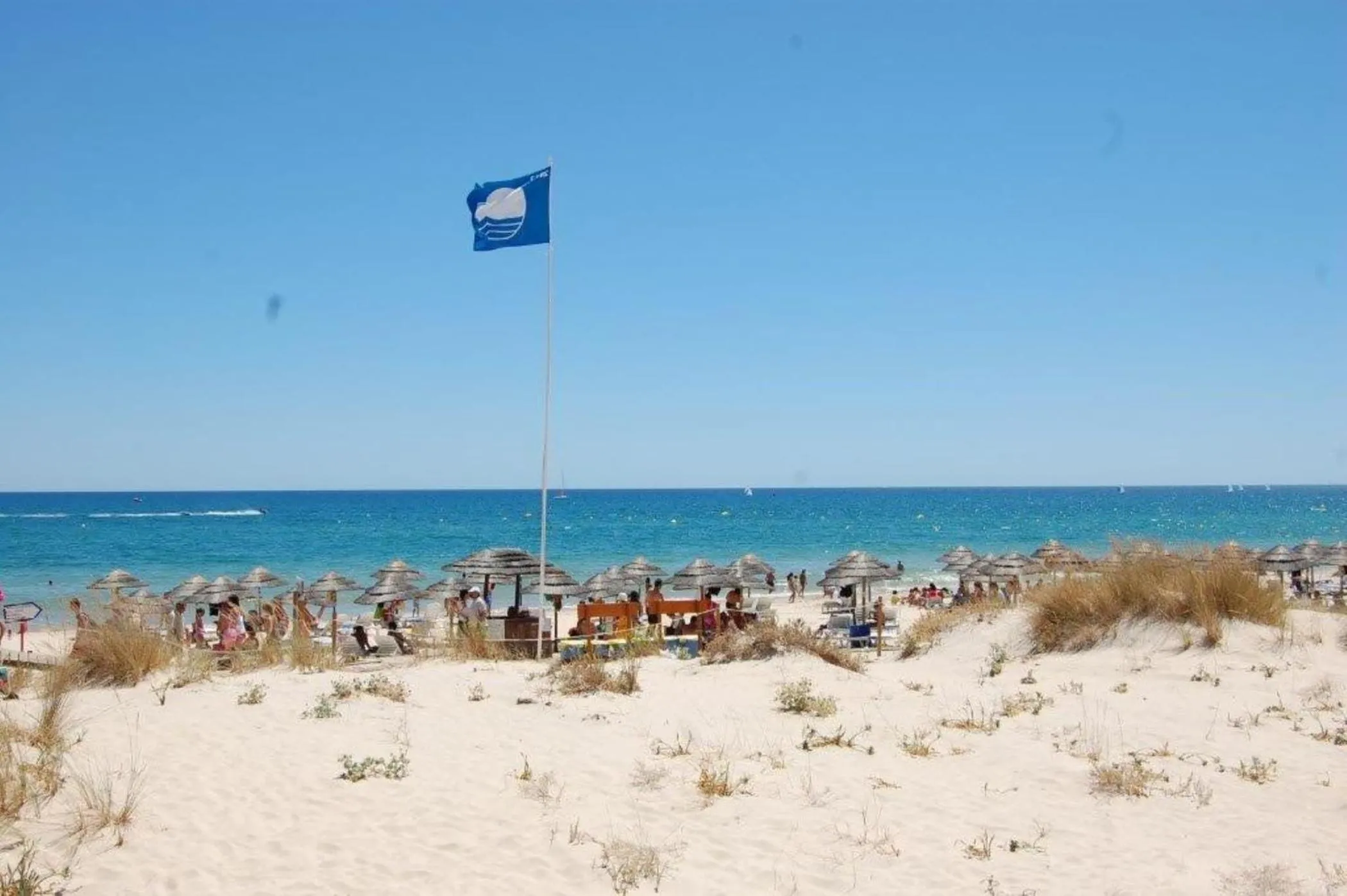 Cabanas T1 Apartment with Balcony BBQ 8min Walk to Beachfront